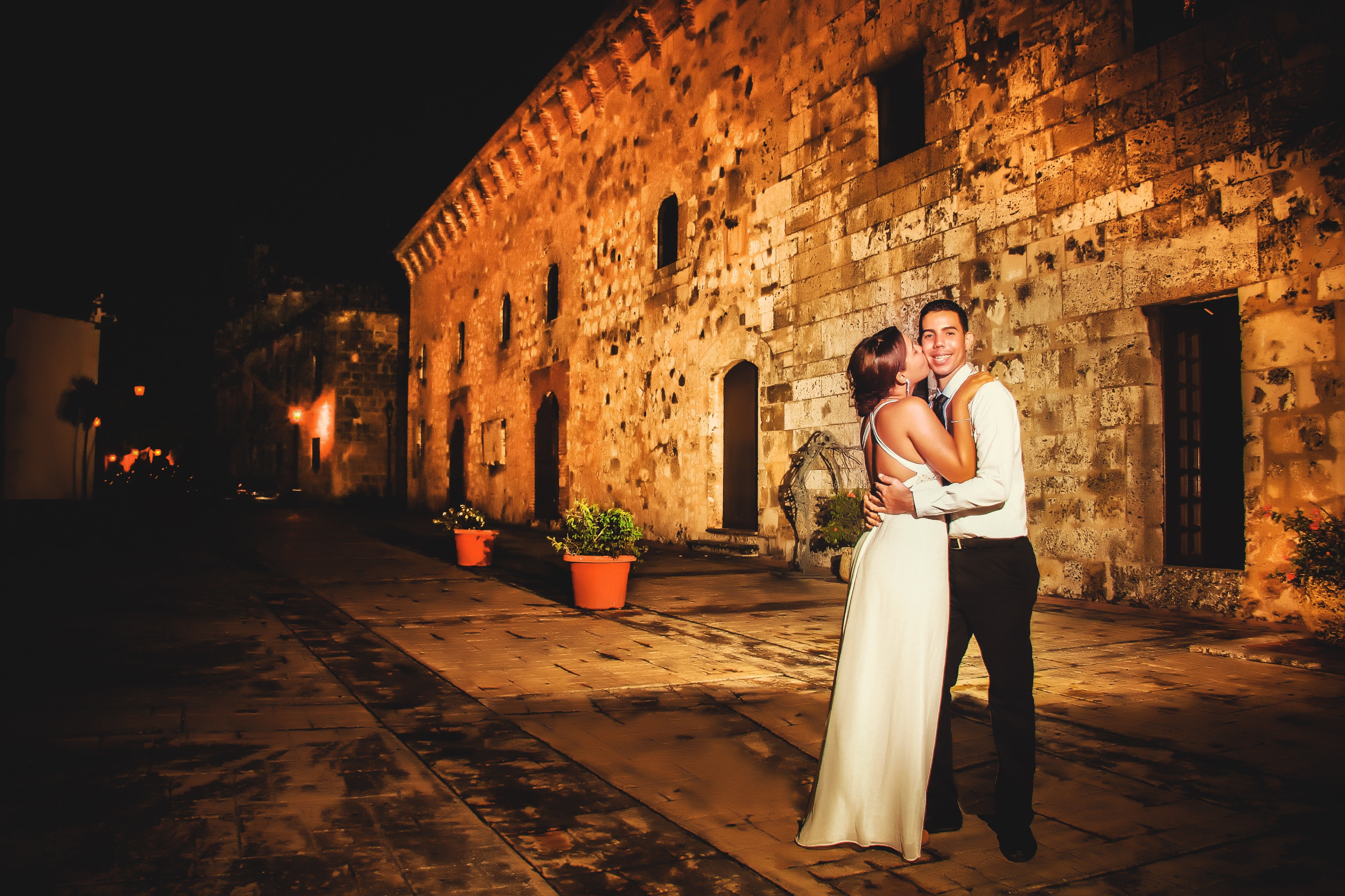 embracing each other, event, forest, faces, man, wedding, beautiful, married, colonial, men, romantico, cilueta, caucasian Ethnicity, commitment, concrete, HD Wallpaper