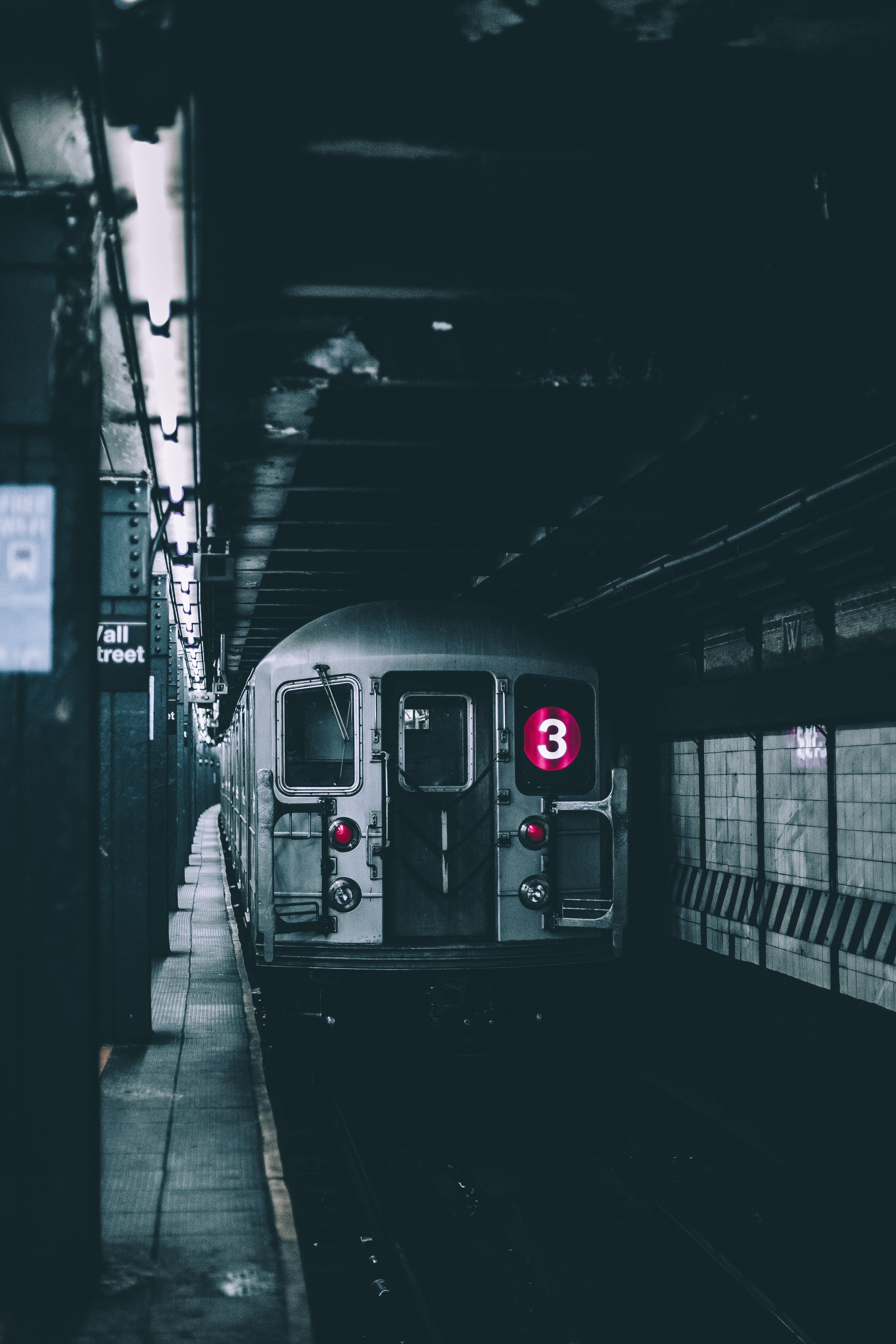 editorial, commuter, people Traveling, rail transportation, people, underground, journey, railroad station, 5K, public Transportation, transportation, Phone HD Wallpaper
