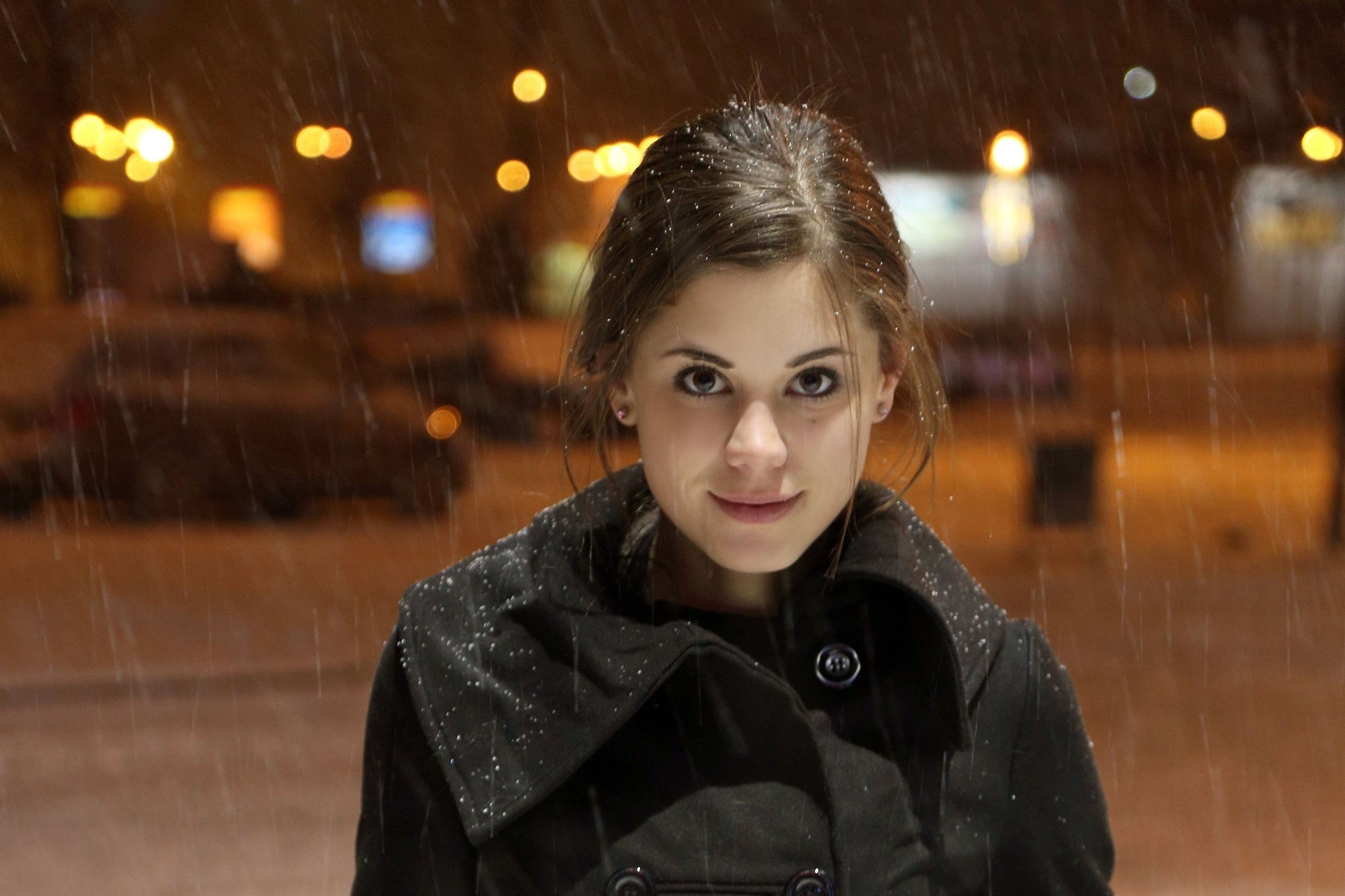 coats, focus on foreground, snow, Public, hairstyle, 2K, females, caucasian Ethnicity, Markéta Stroblová, one Person, portrait, young Women, beautiful, HD Wallpaper