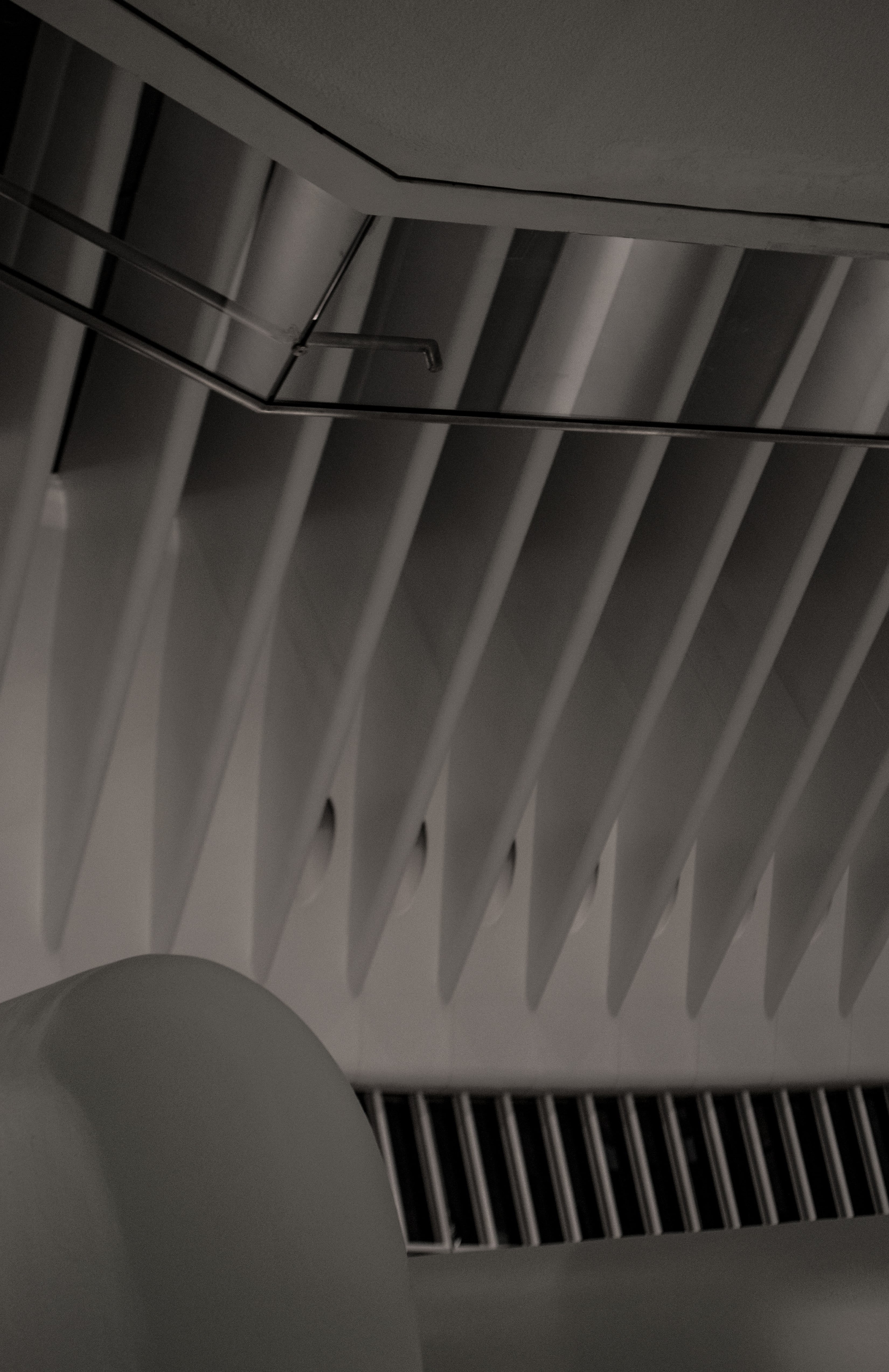 built structure, aluminum, abstract, design, black, pattern, construction industry, city, metal, monochrome, industry, modern, steps and staircases, ceiling, Phone HD Wallpaper