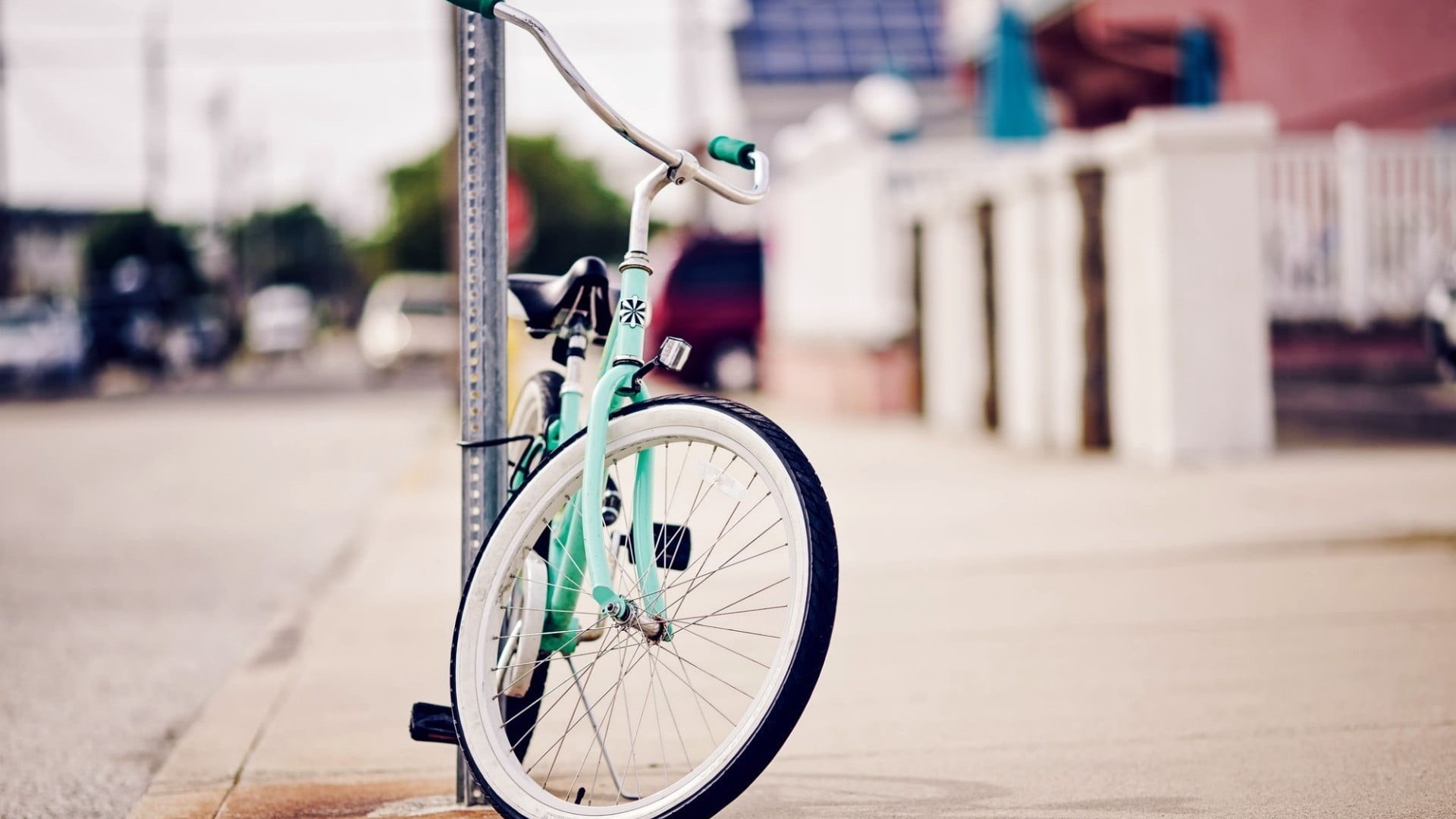 parked, wheel, depth of field, bike, day, mode of transportation, outdoors, teenager, transportation, street, sport, teal, ride, land vehicle, architecture, HD Wallpaper