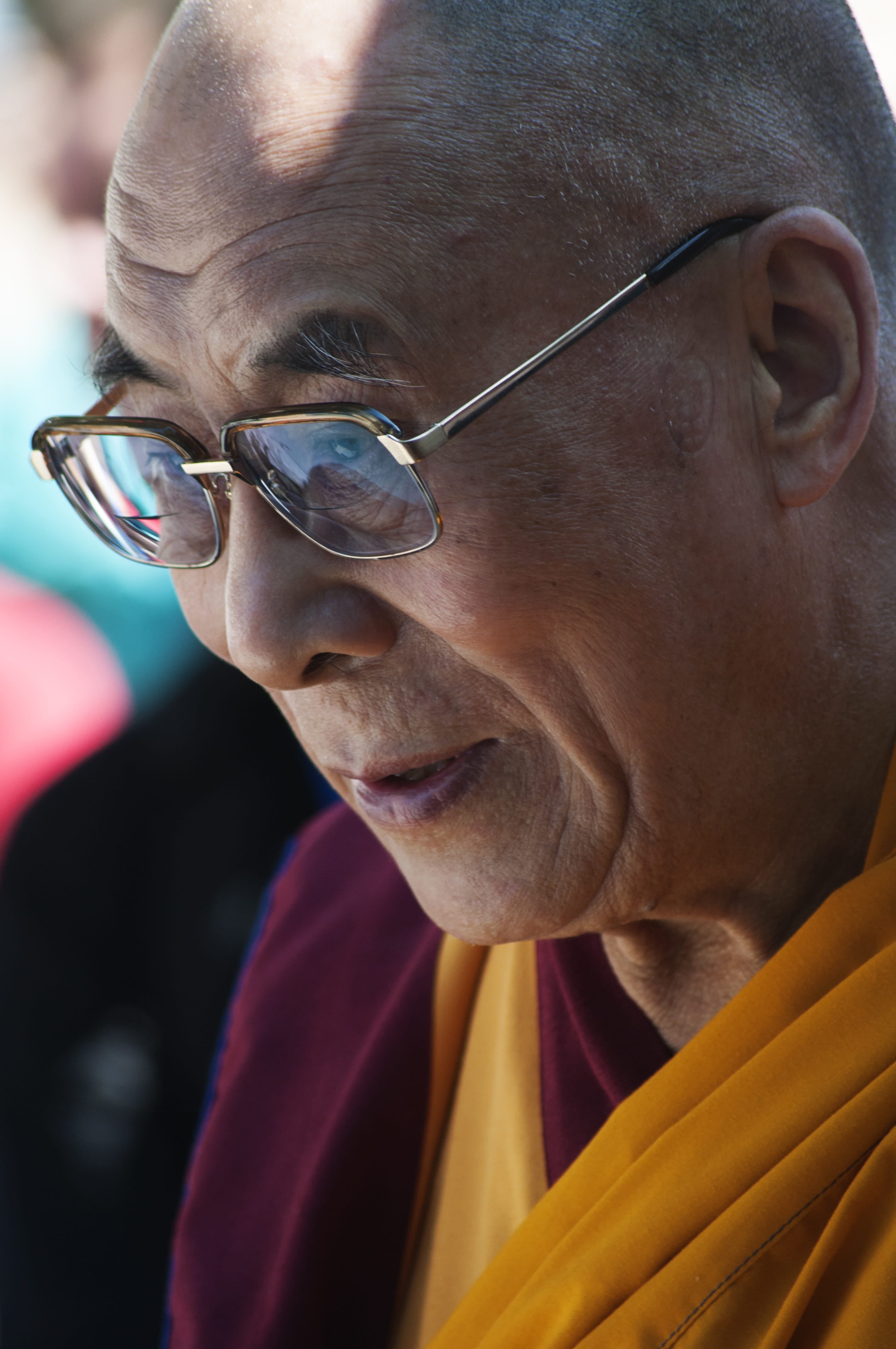 one man only, travel, buddhism, tint, glasses, looking, adults only, lama, human face, tradition, man, asia, leisure activity, only men, one senior man only, Phone HD Wallpaper