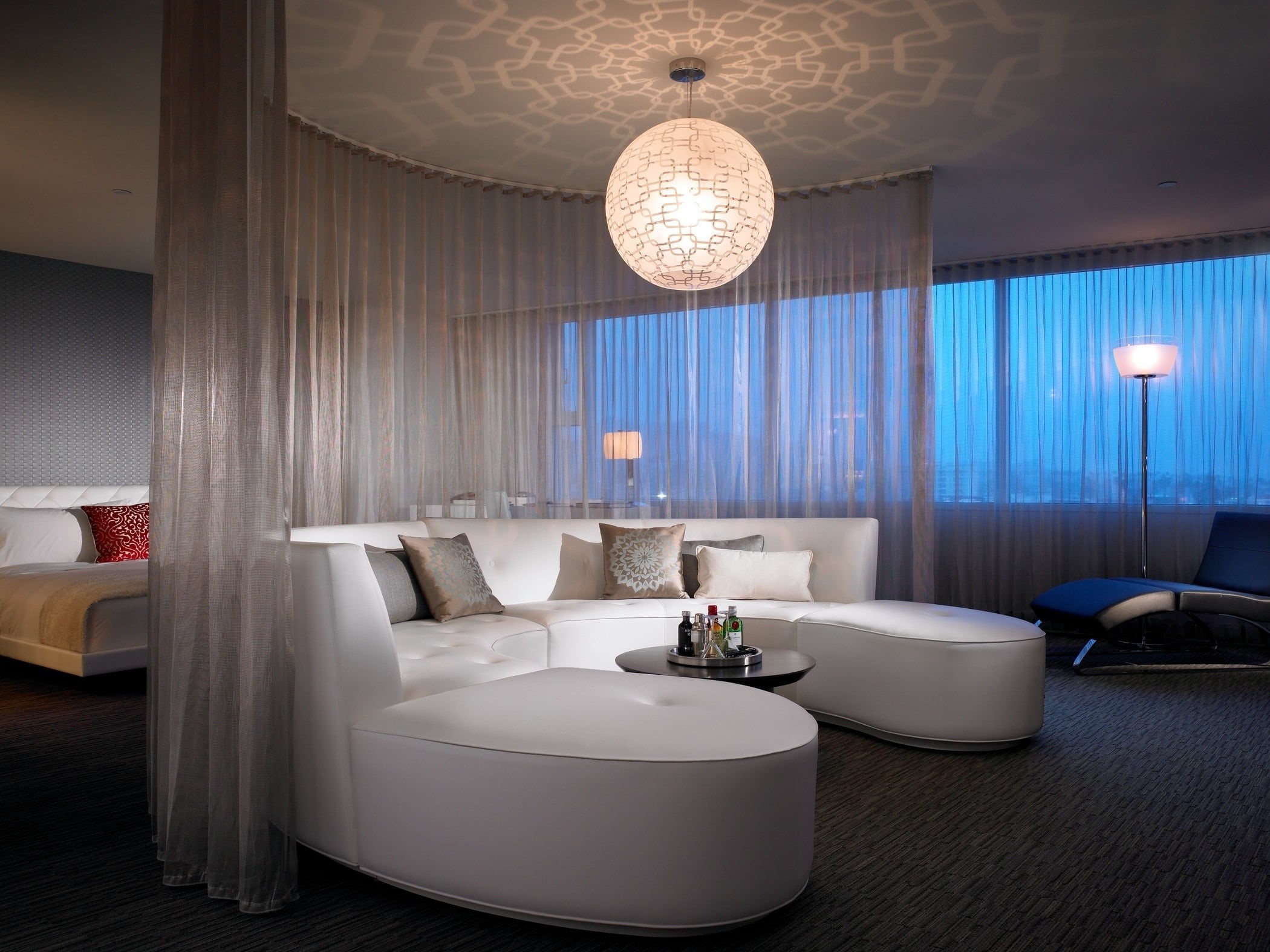 apartment, pillow, hotel Suite, style, ceiling, suite, home, white, no People, absence, design, living Room, bed, sofa, electric Lamp, lifestyles, curtain, HD Wallpaper