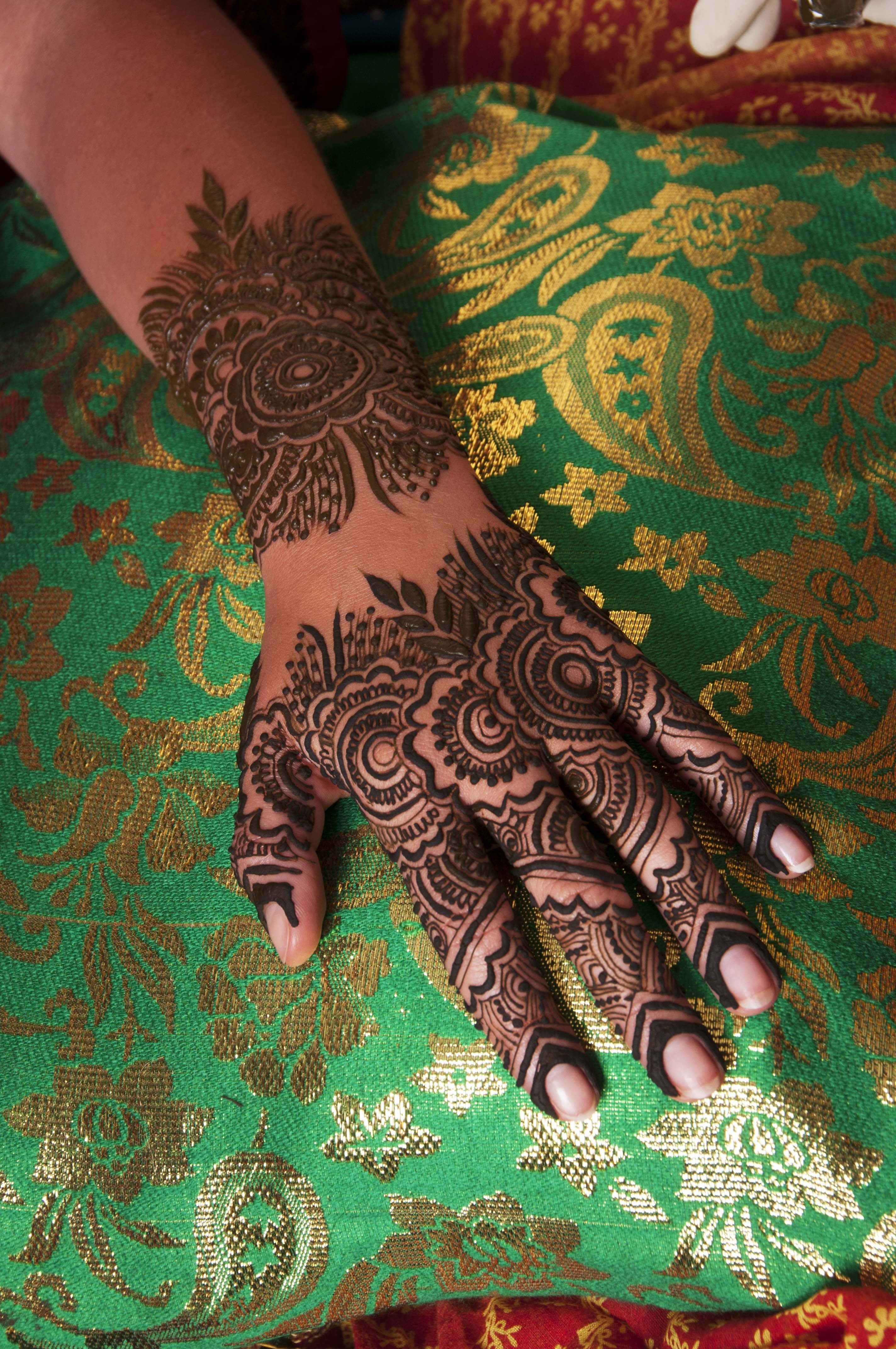 person, top, real people, human body part, 4K, floral, yellow, tattoo, green, celebration, human hand, indian, mehndi, human limb, adult, asian, women, Phone HD Wallpaper