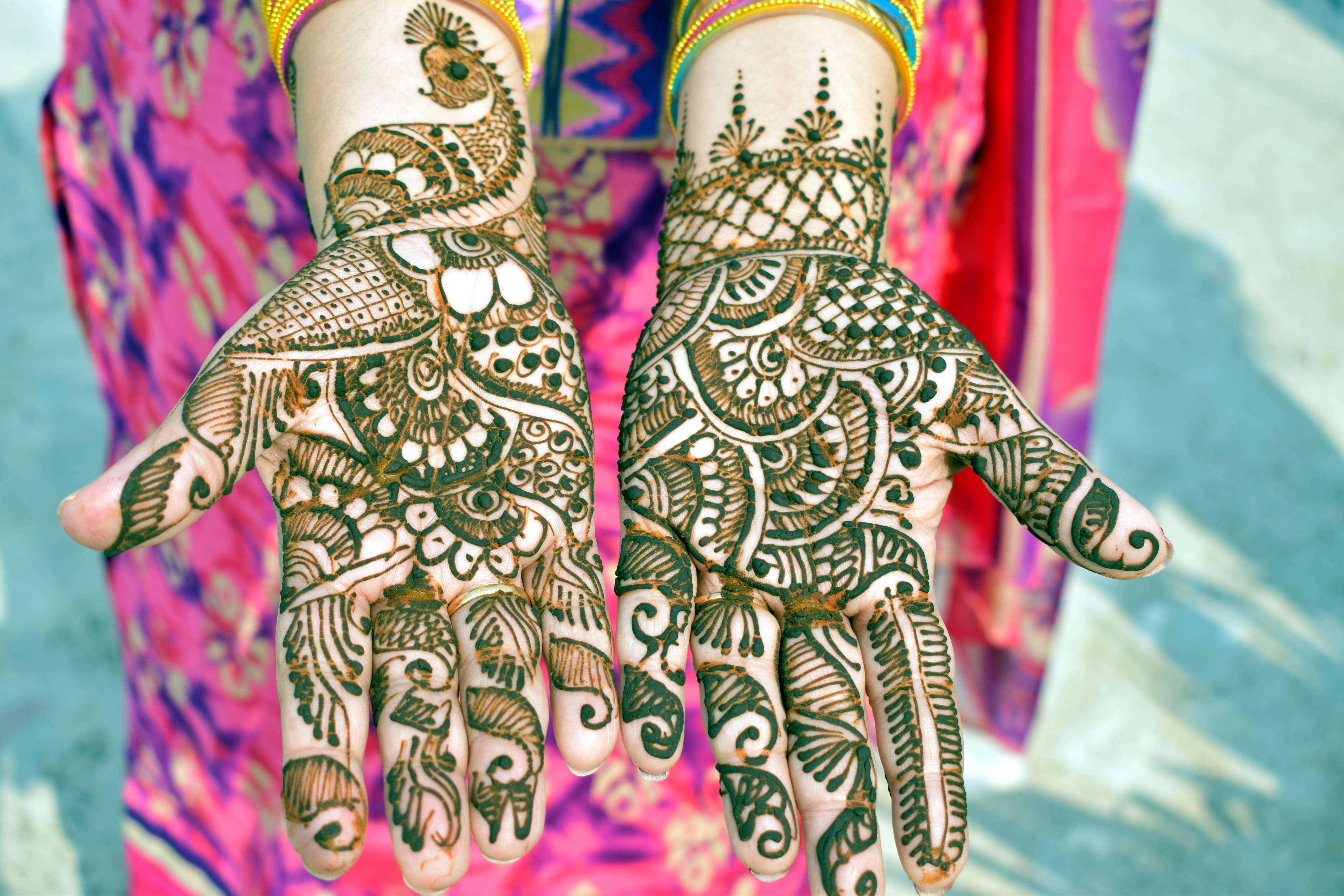 floral, lifestyles, hand, art and craft, adult, real people, midsection, floral pattern, women, henna tattoo, close-up, tattoo, creativity, clothing, fashion, HD Wallpaper