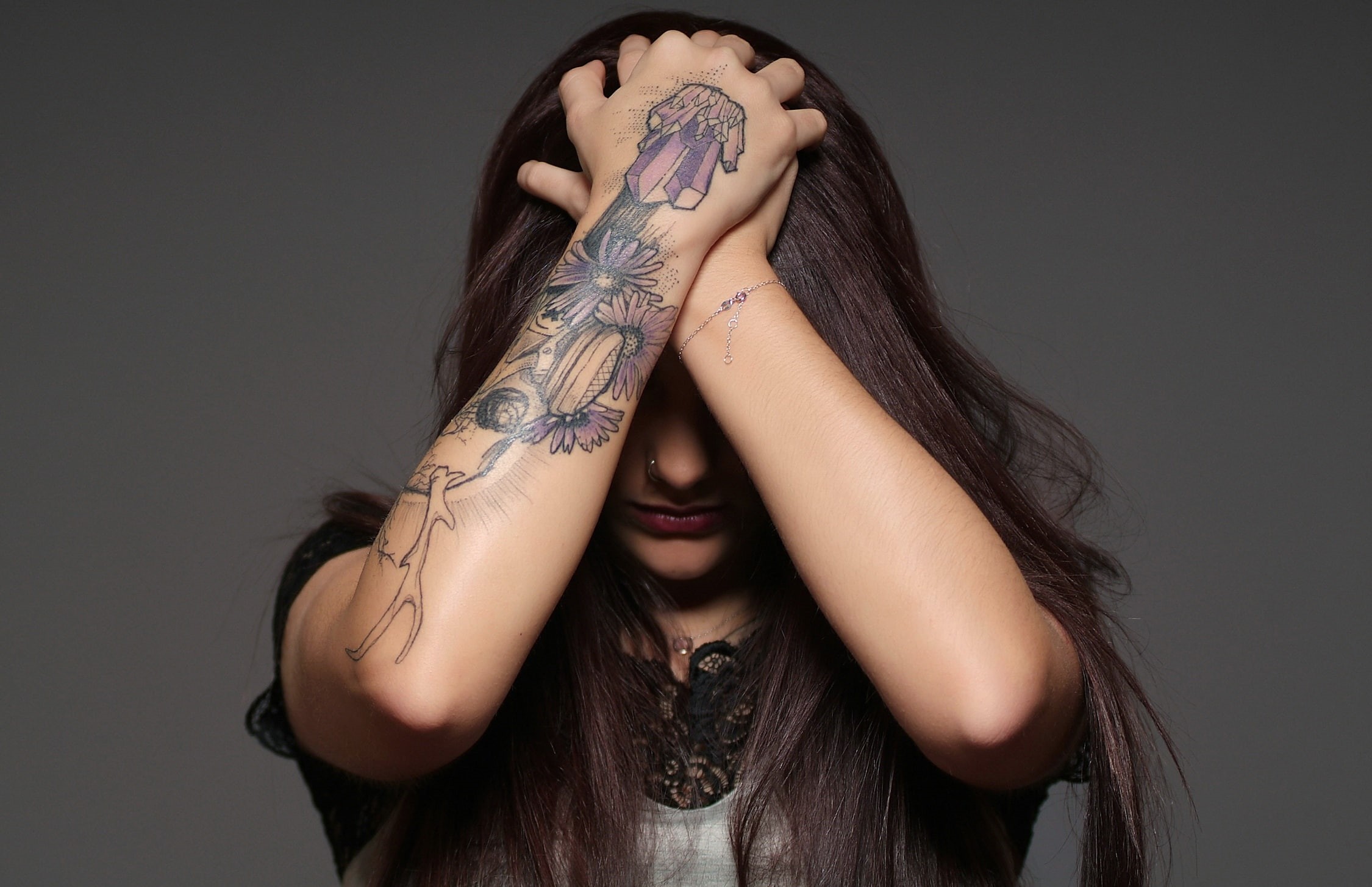 1080P, tattoo, front view, hair, hairstyle, human body part, gray background, women, indoors, body part, arms, one person, henna tattoo, human limb, studio shot, HD Wallpaper