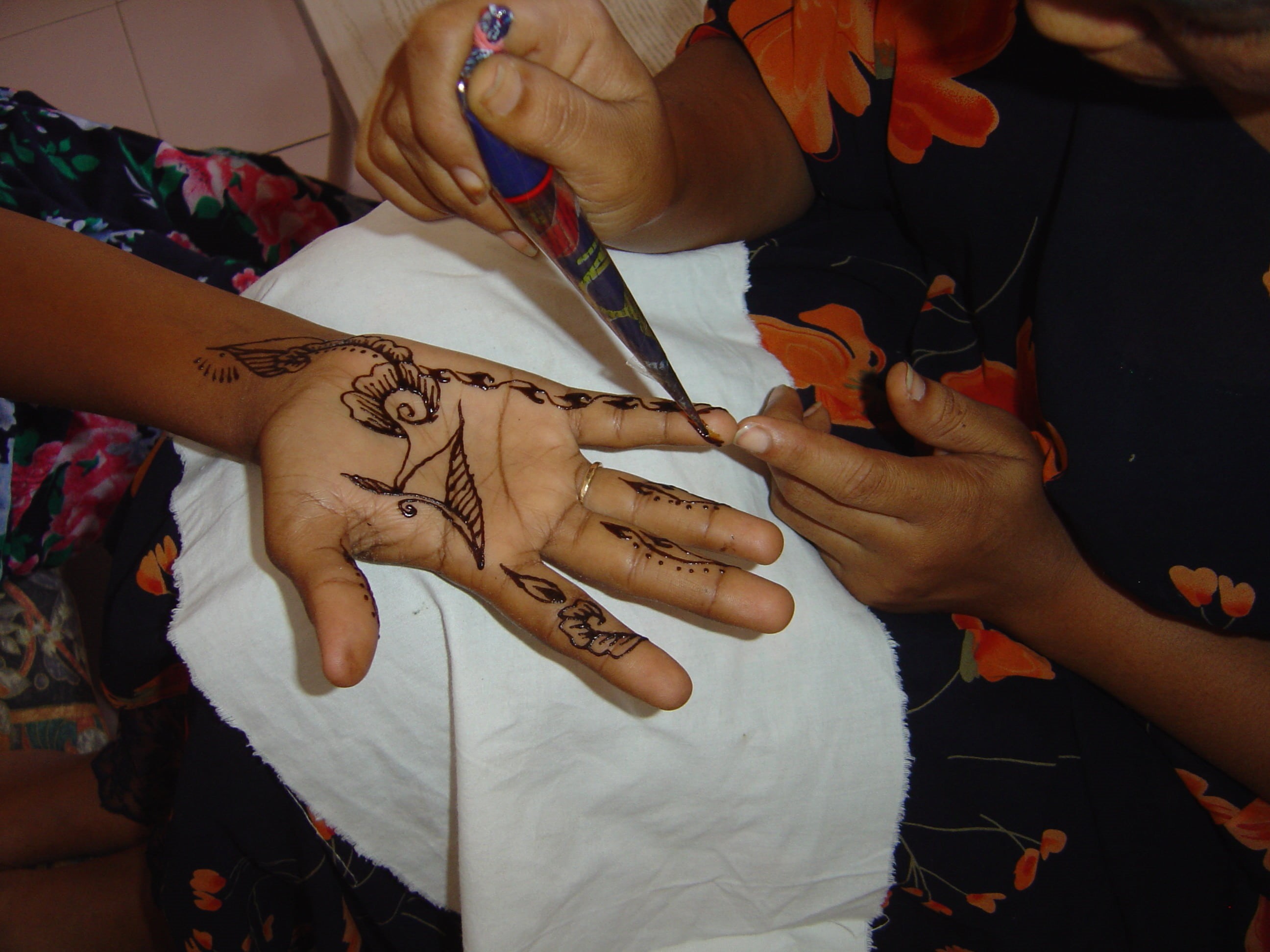 lifestyles, midsection, religion, people, ceremony, human hand, real people, togetherness, women, event, wedding ceremony, hands, henna, tattoo, 2K, person, HD Wallpaper