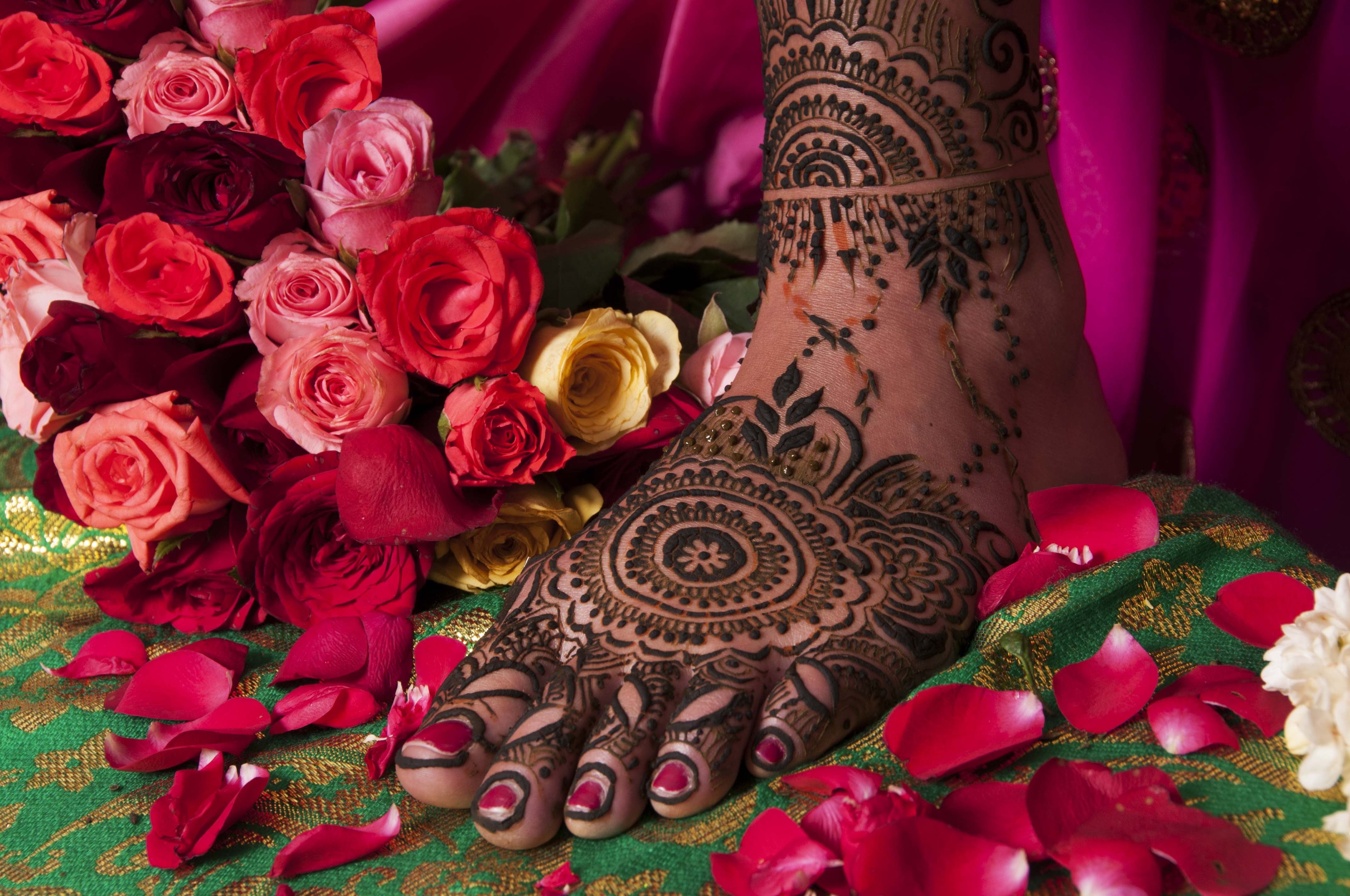 marriage, foot, design, freshness, indoors, celebration, wedding, rose - flower, rose, ceremony, culture, flower arrangement, bride, nature, cultures, no people, HD Wallpaper