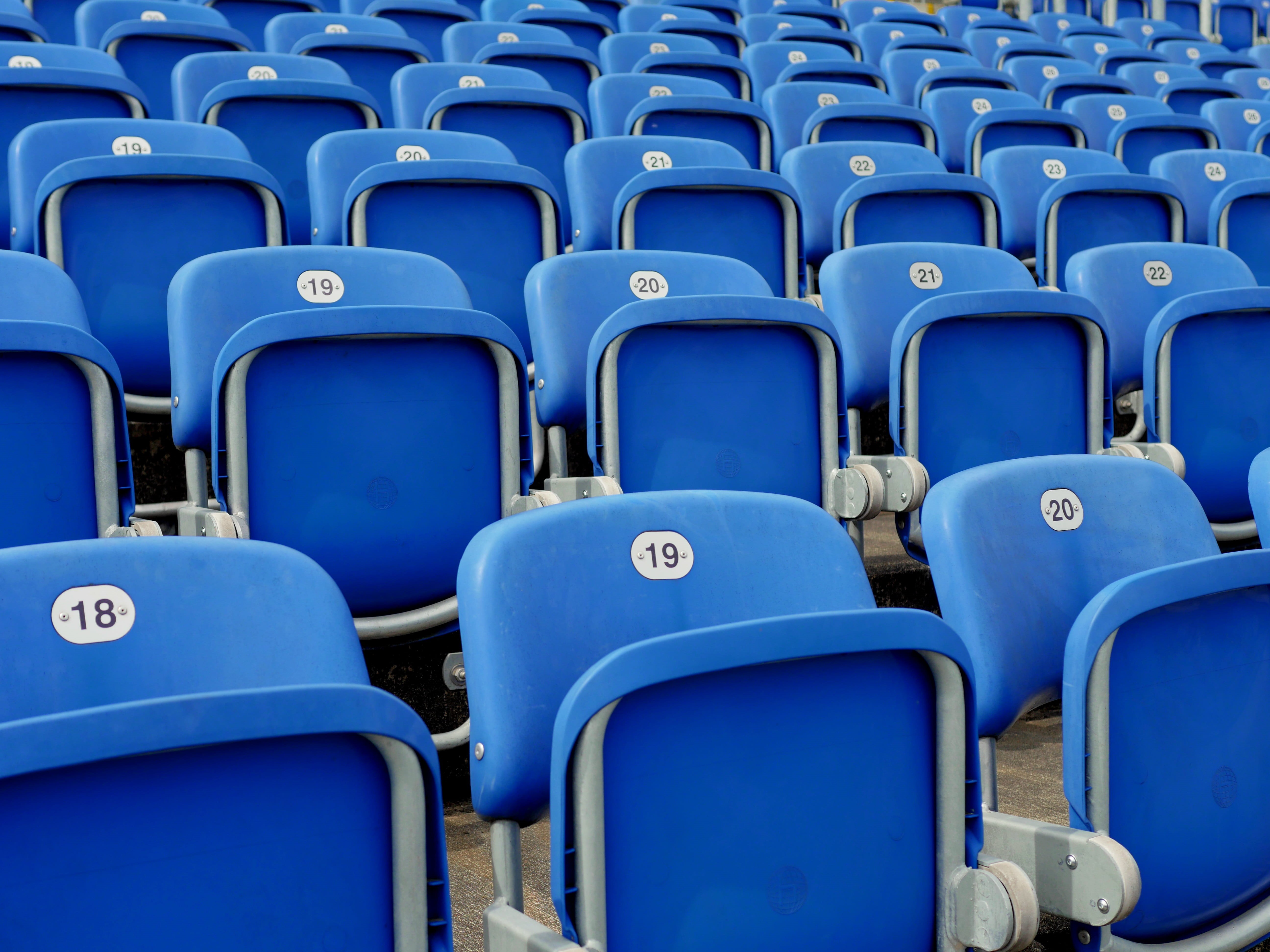 rows of chairs, indoors, seats, empty, oblique, arrangement, seating furniture, large group of objects, to watch, seating, folding seats, viewers, heilbronn, HD Wallpaper