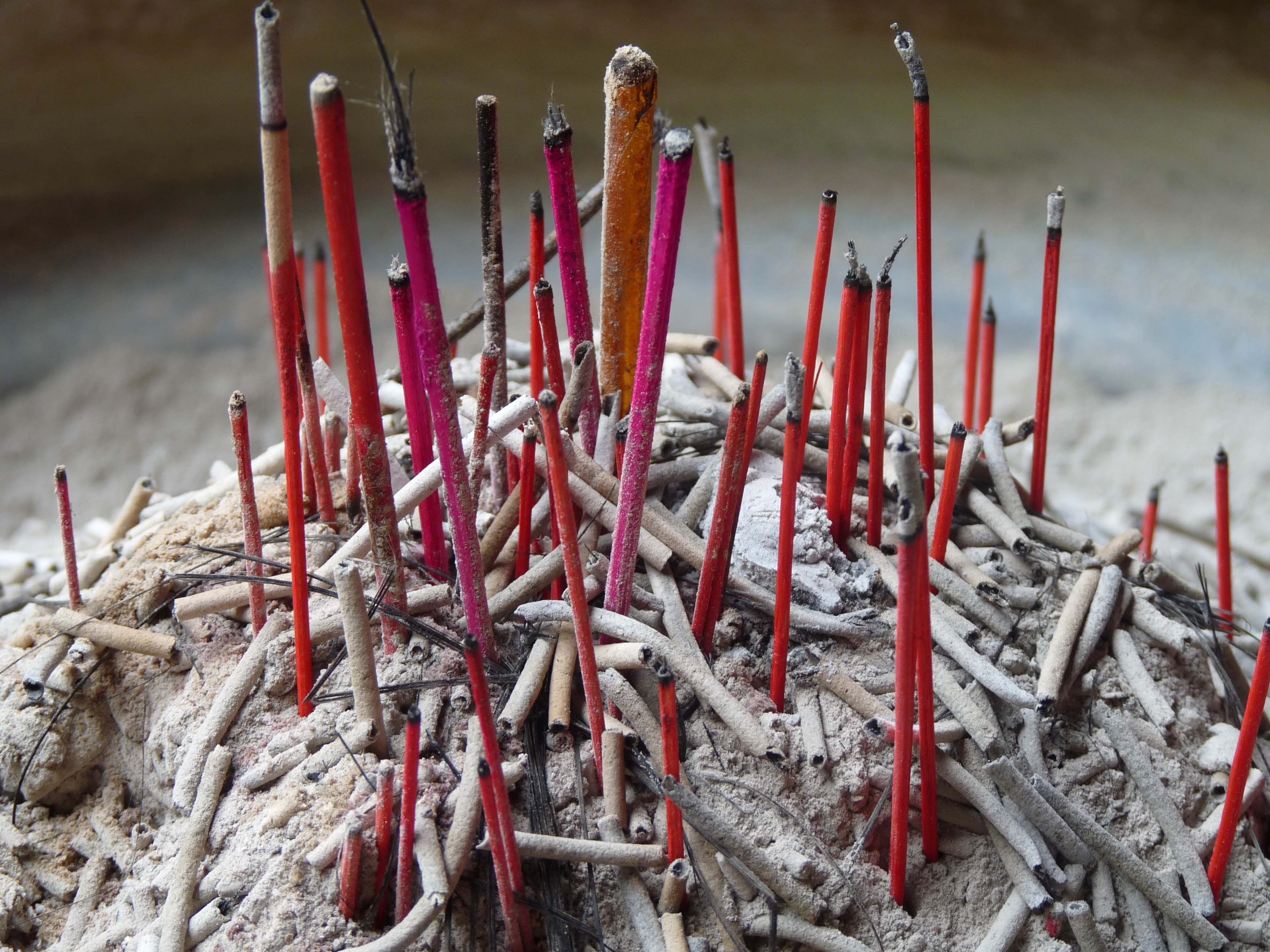 belief, religion, day, buddha, prayer, spirituality, incense, malaysia, red, zen, large group of objects, stick - plant part, building, 2K, temple, meditation, HD Wallpaper