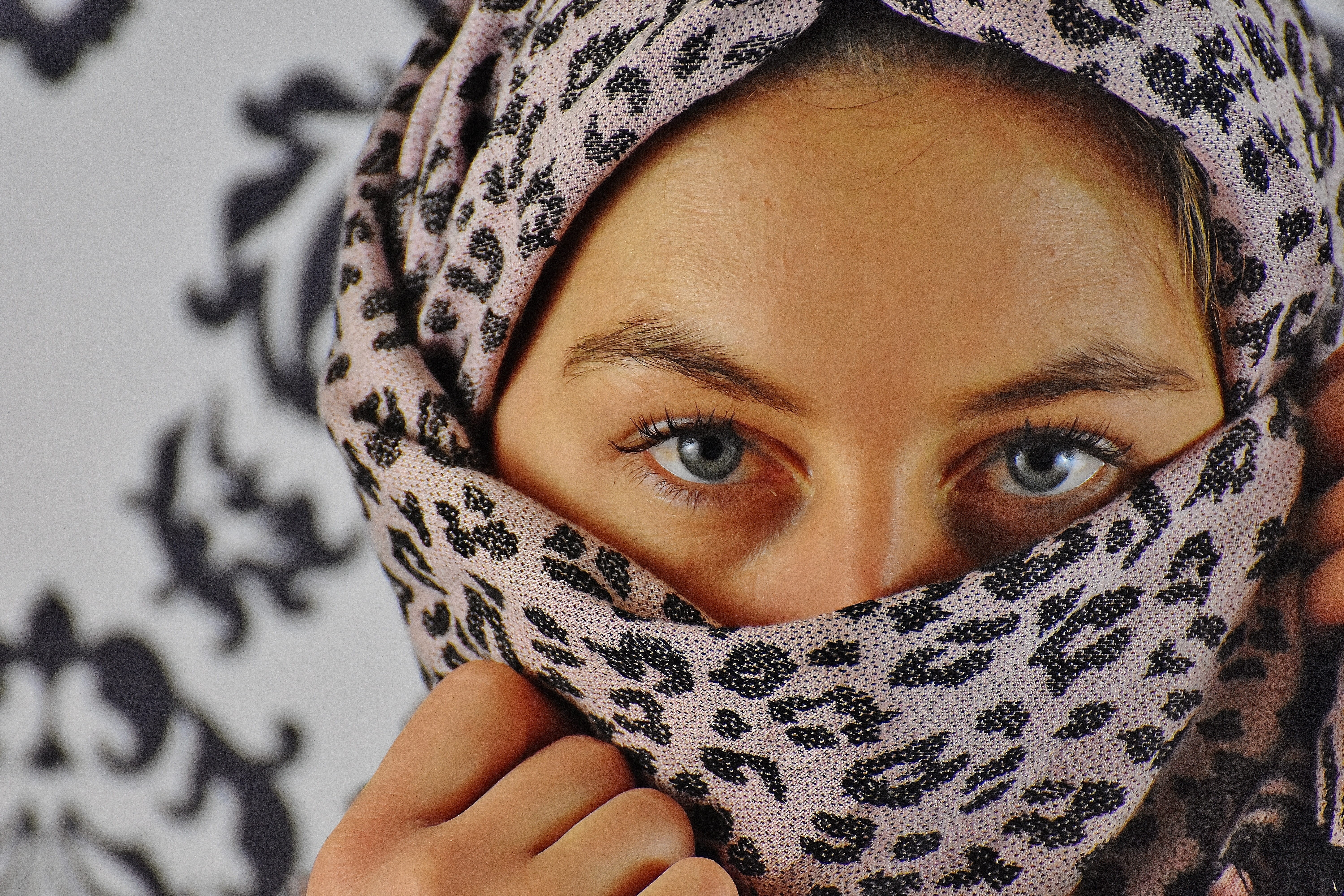 head, Woman, body part, one person, beautiful, person, indoors, beautiful woman, warm clothing, girl, Headscarf, obscured face, pretty, front view, human, HD Wallpaper