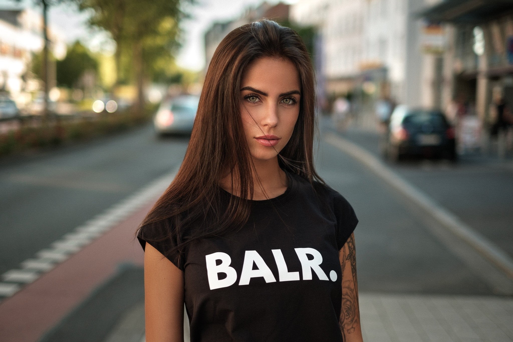 front view, casual clothing, Marlen Valderrama Alvaréz, focus on foreground, standing, tattoo, long hair, 1080P, young women, text, one person, lifestyles, HD Wallpaper