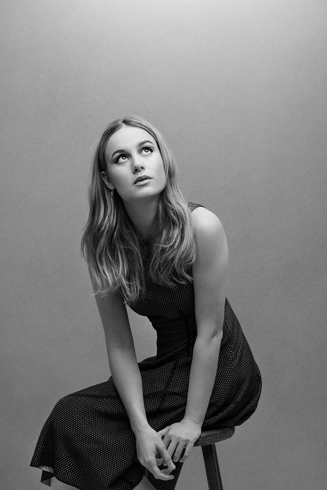 looking at camera, 720P, young adult, human hair, hair, hairstyle, fashion, hair care, luxury, Brie Larson, long hair, studio shot, elegance, actress, Phone HD Wallpaper