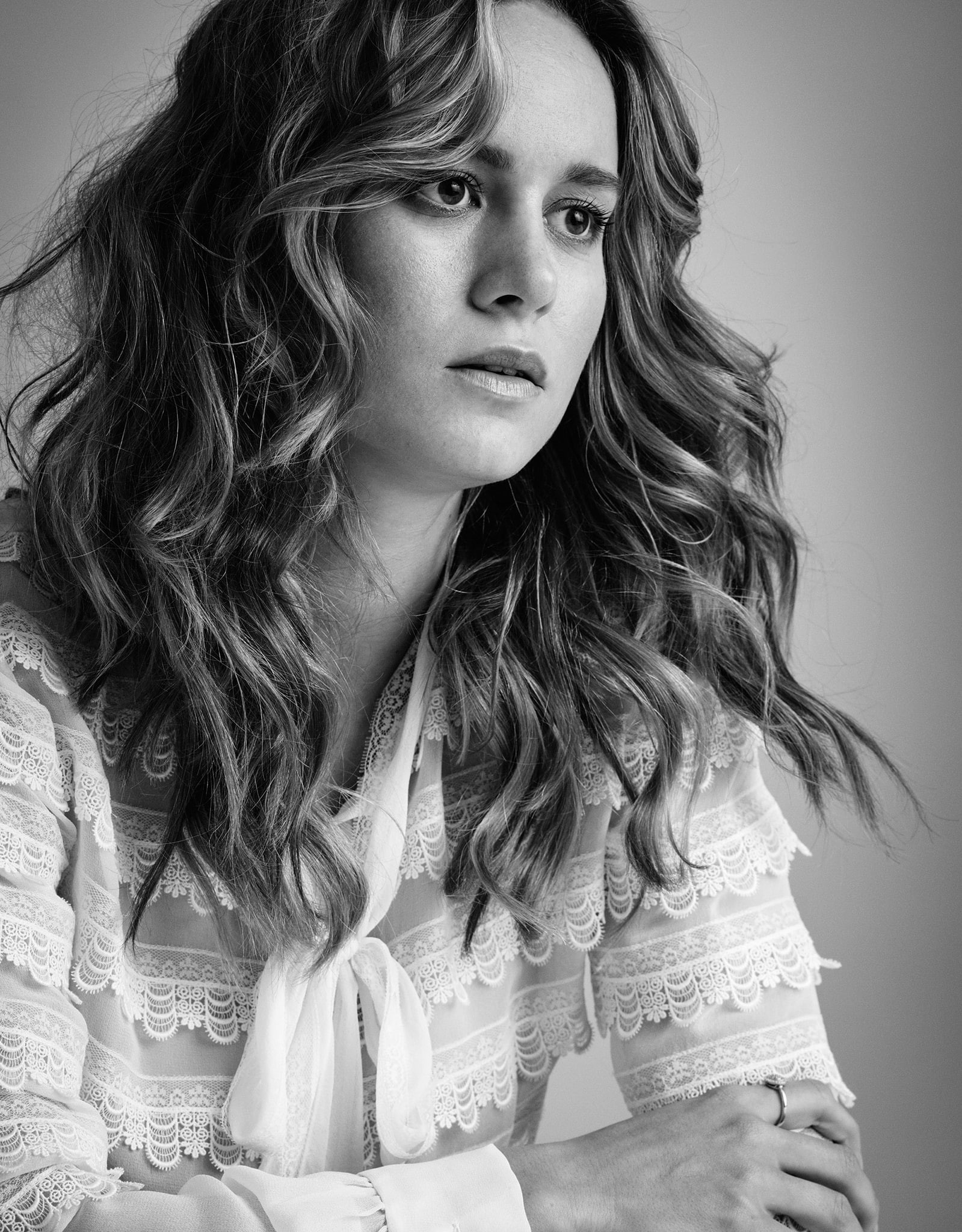 portrait, adult, headshot, beautiful woman, 1080P, long hair, young adult, women, actress, looking at camera, hairstyle, Brie Larson, beauty, females, Phone HD Wallpaper