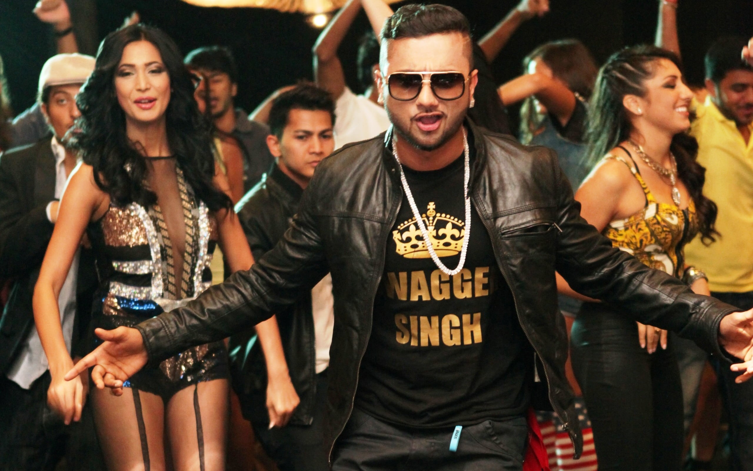 music, s, glasses, song, group of people, three quarter length, night, leather, fashion, bollywood, arts culture and entertainment, young women, adult, HD Wallpaper