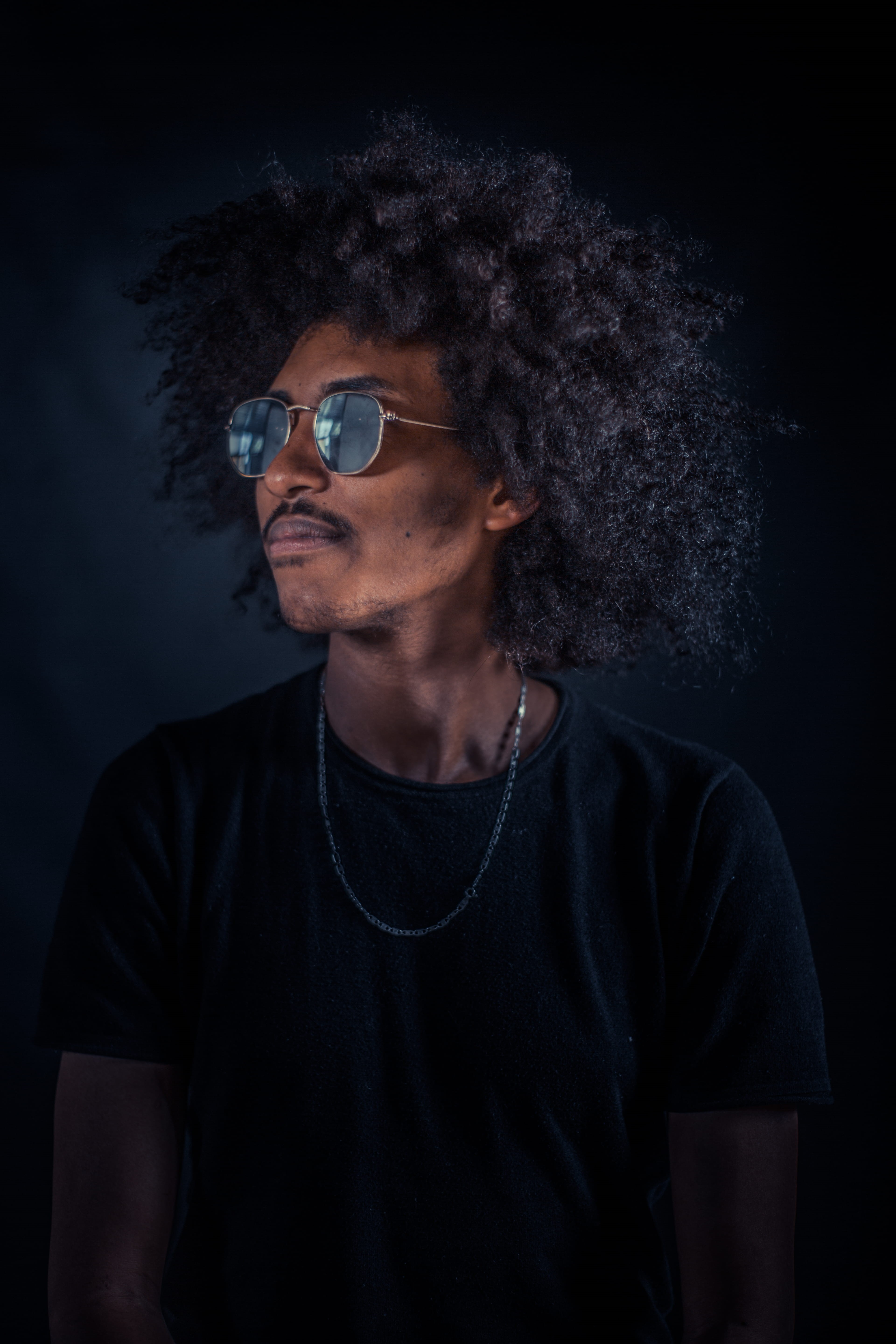 young adult, sunglasses, facial hair, glasses, one person, dark, casual clothing, afro, shirt, portrait, hairstyle, young men, style, light, male, man, Phone HD Wallpaper
