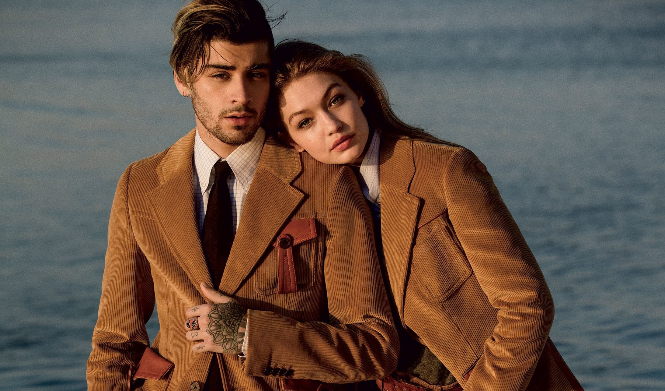 gigi hadid, 1080P, lifestyles, togetherness, male celebrities, hd, portrait, young women, zayn malik, standing, men, clothing, young adult, singer, outdoors, HD Wallpaper