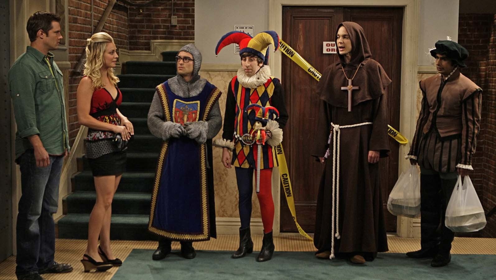 Penny, Kaley Cuoco, TV, bag, males, mature men, black, 720P, people, architecture, group of people, The Big Bang Theory, adult, standing, performance, HD Wallpaper