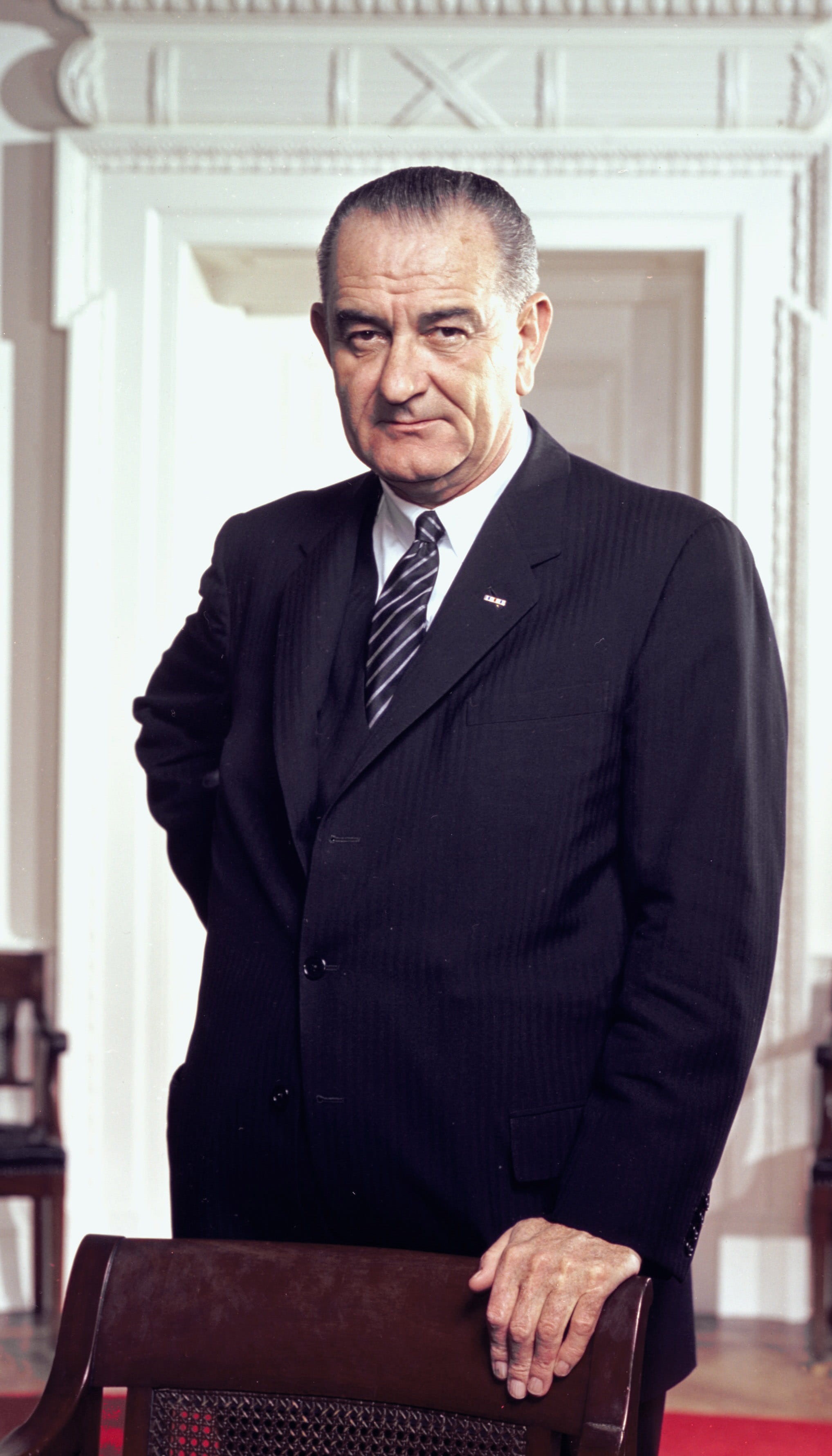 Photo, smiling, men, president, well-dressed, Lyndon B. Johnson, one mature man only, 2K, lyndon, indoors, business, businessman, b, one man only, people, Phone HD Wallpaper