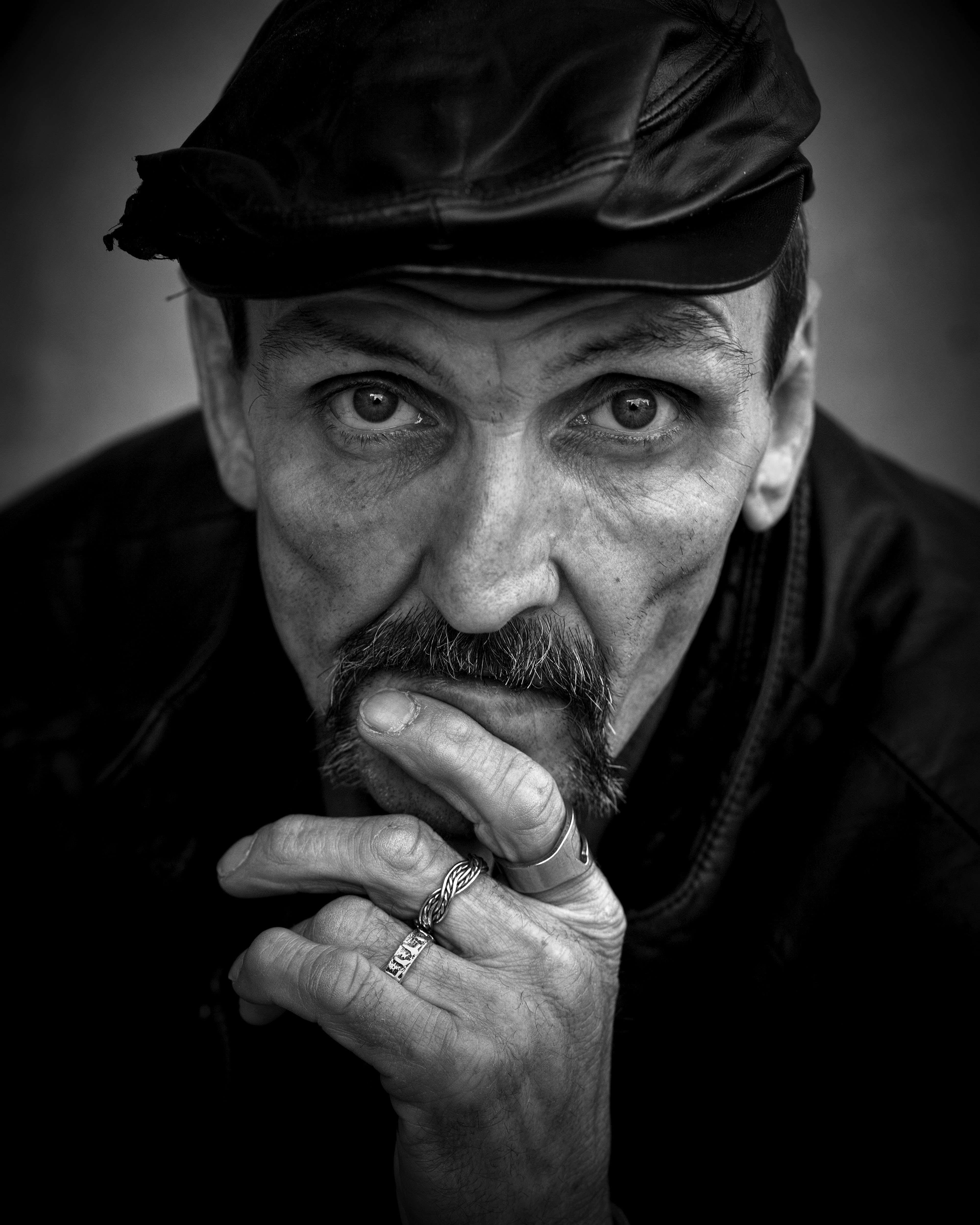indoors, outreach, mature men, aggression, poor, b w, clothing, forties, flat, serious, contemplation, senior Adult, real people, facial hair, person, leather, Phone HD Wallpaper