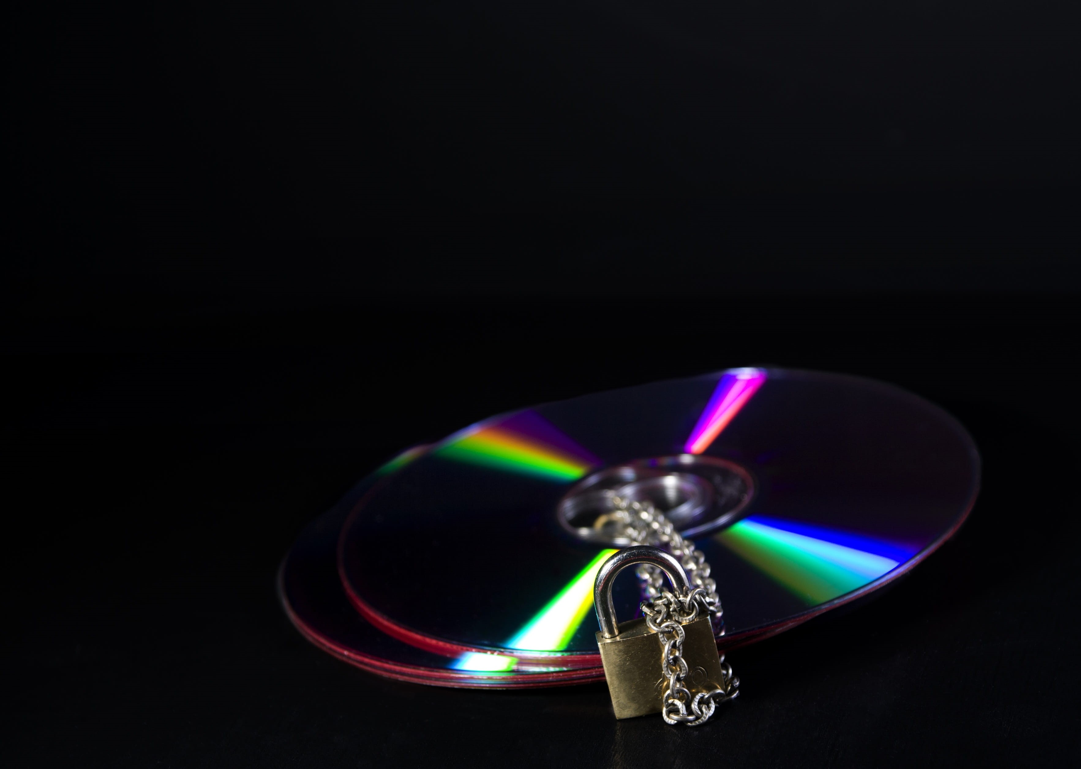 illuminated, luxury, castle, copy space, Dvd, security, wealth, diamond ring, still life, protection, Secure, password, hacker, Cd, access, privacy policy, HD Wallpaper