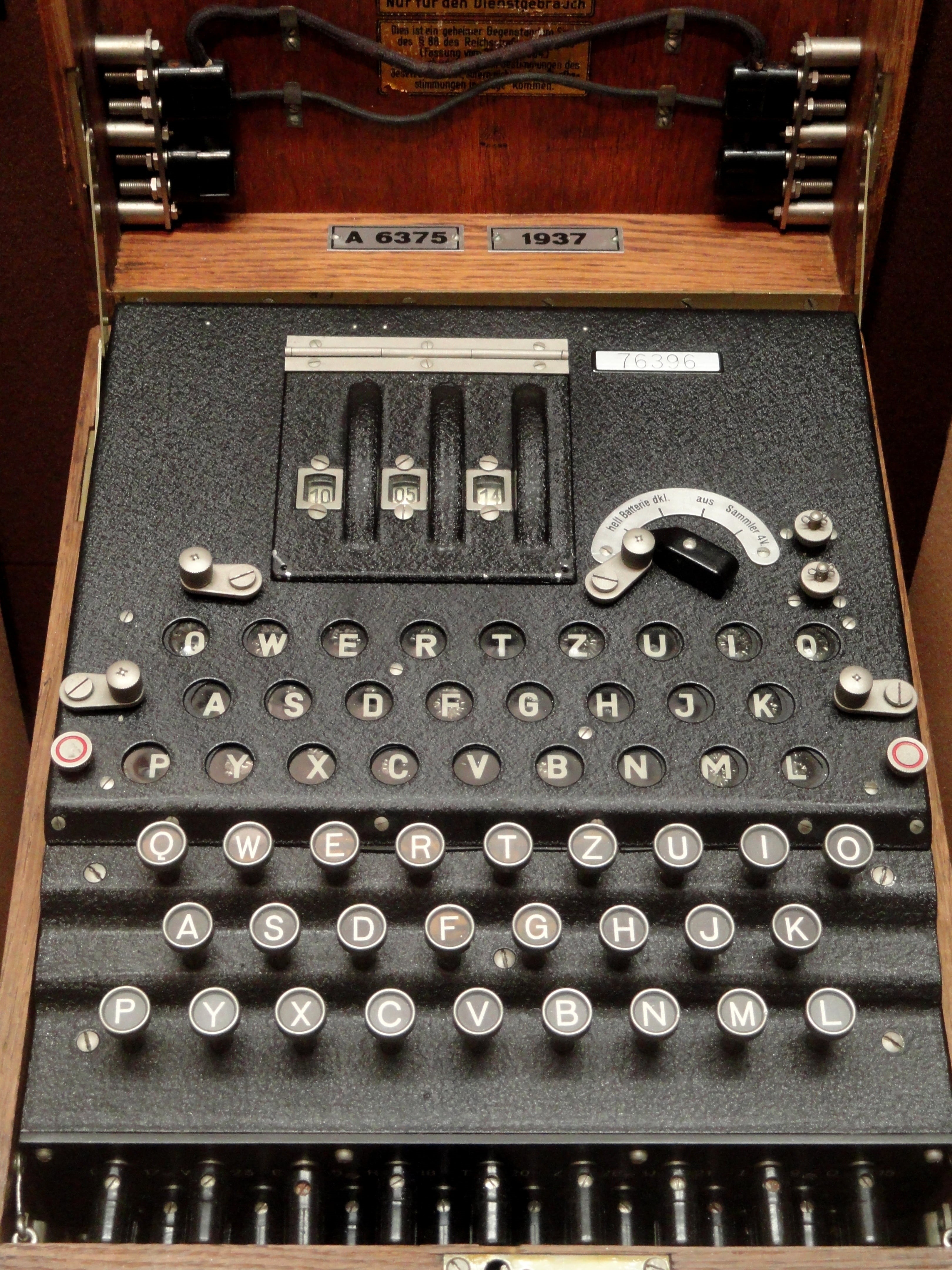 indoors, usa, communication, arts culture and entertainment, no people, retro styled, typewriter, metal, equipment, museum, control, technology, history, Phone HD Wallpaper