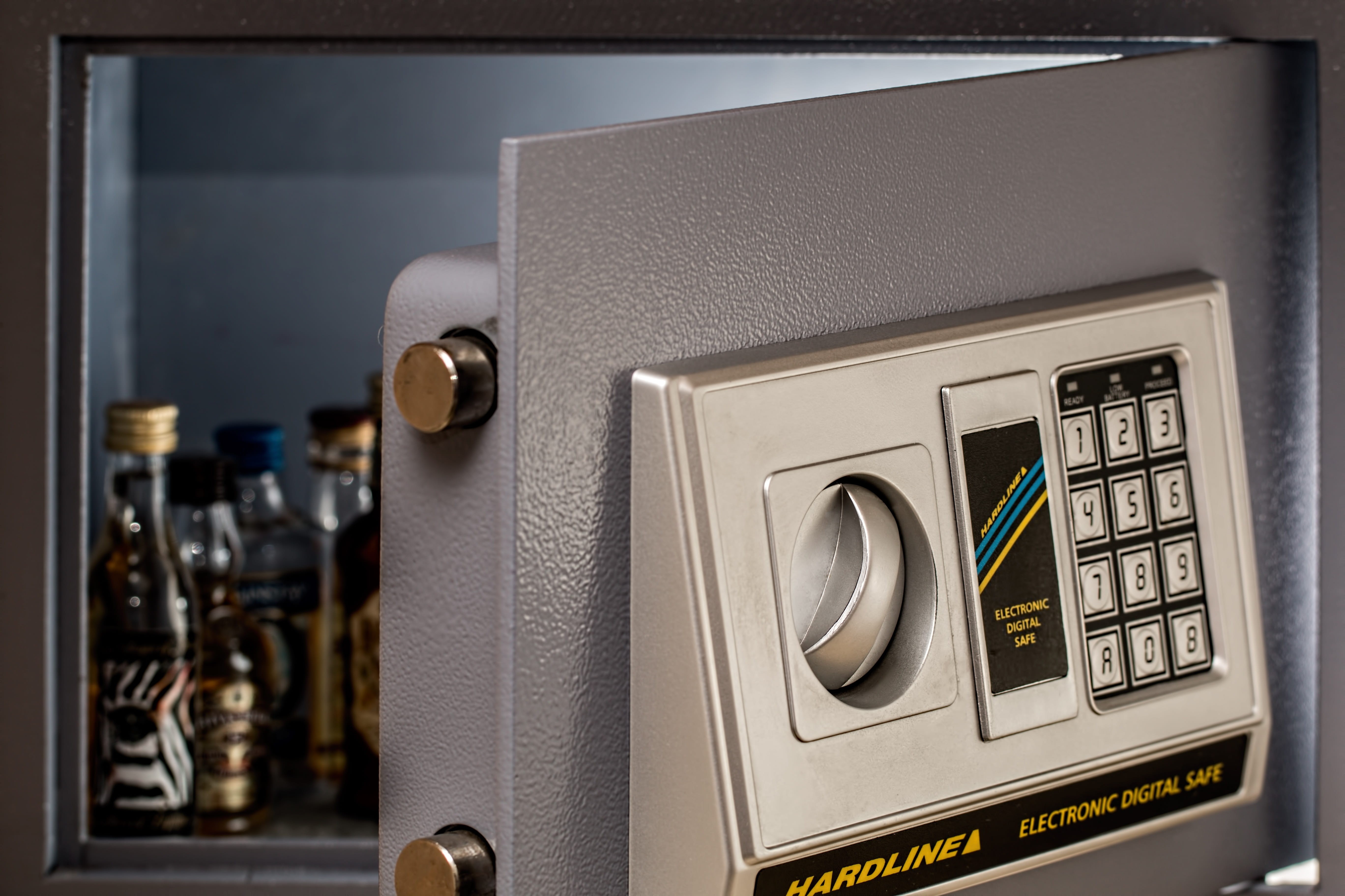 speaker, hardline, lock, knob, stereo, equipment, close-up, 5K, safety, pin number, code, security, access, wall safe, push button, technology, protection concept, HD Wallpaper