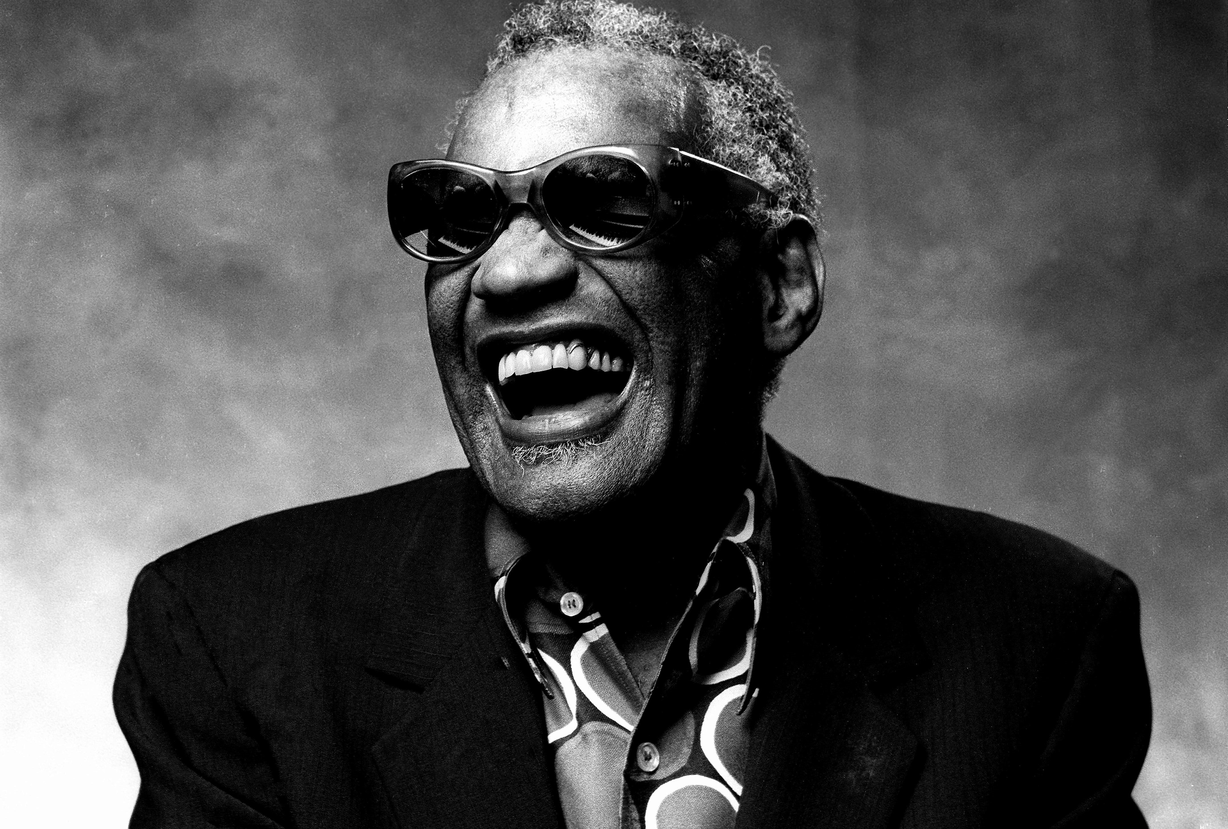 arts And Entertainment, sunglasses, one Man Only, author, soul, individuality, studio Shot, bw, looking At Camera, ray charles, jazz, old-fashioned, sky, HD Wallpaper