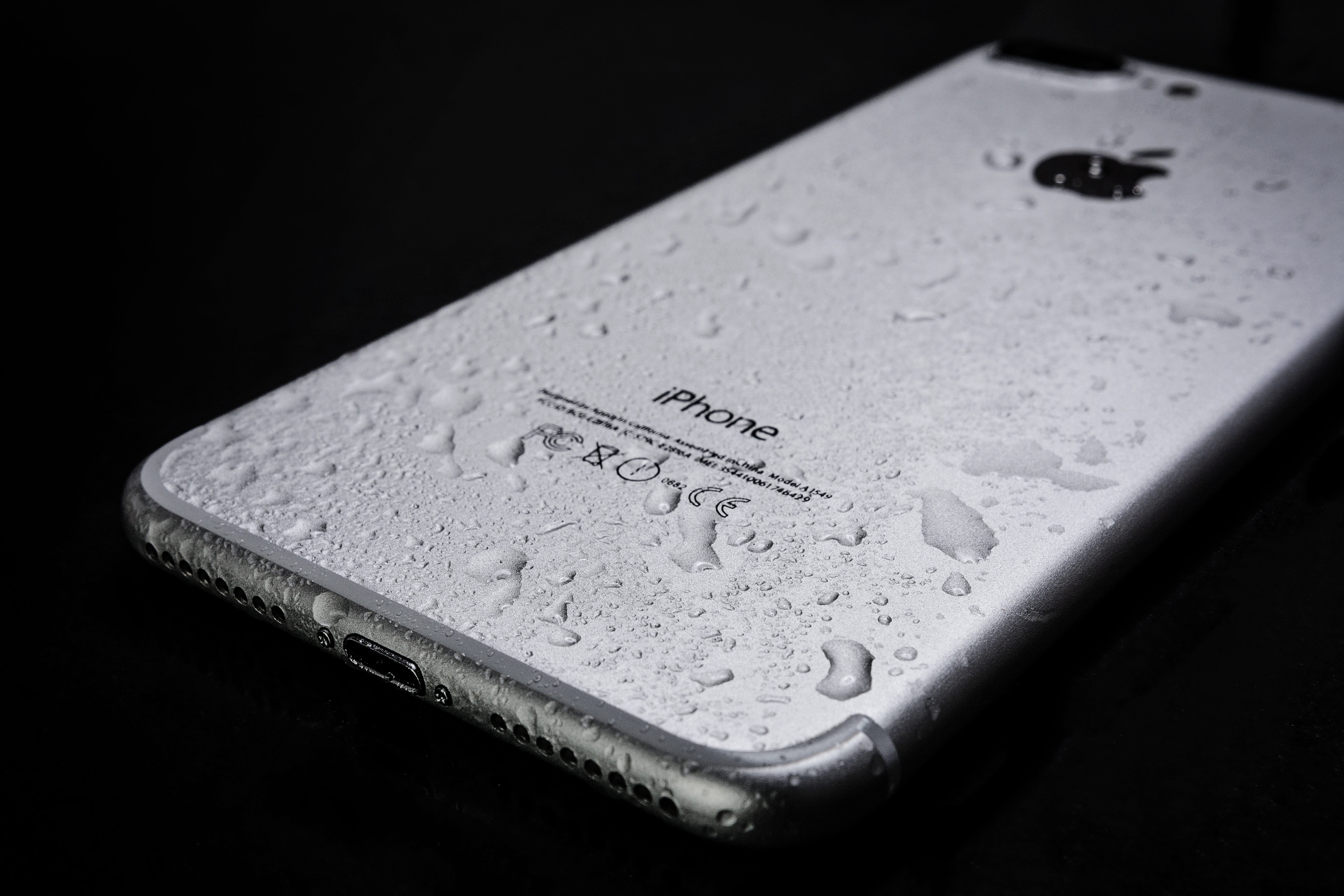 smartphone, studio shot, metal, black color, american, indoors, western script, text, sign, single object, 7, luxury, business hotel, close-up, prestige, HD Wallpaper