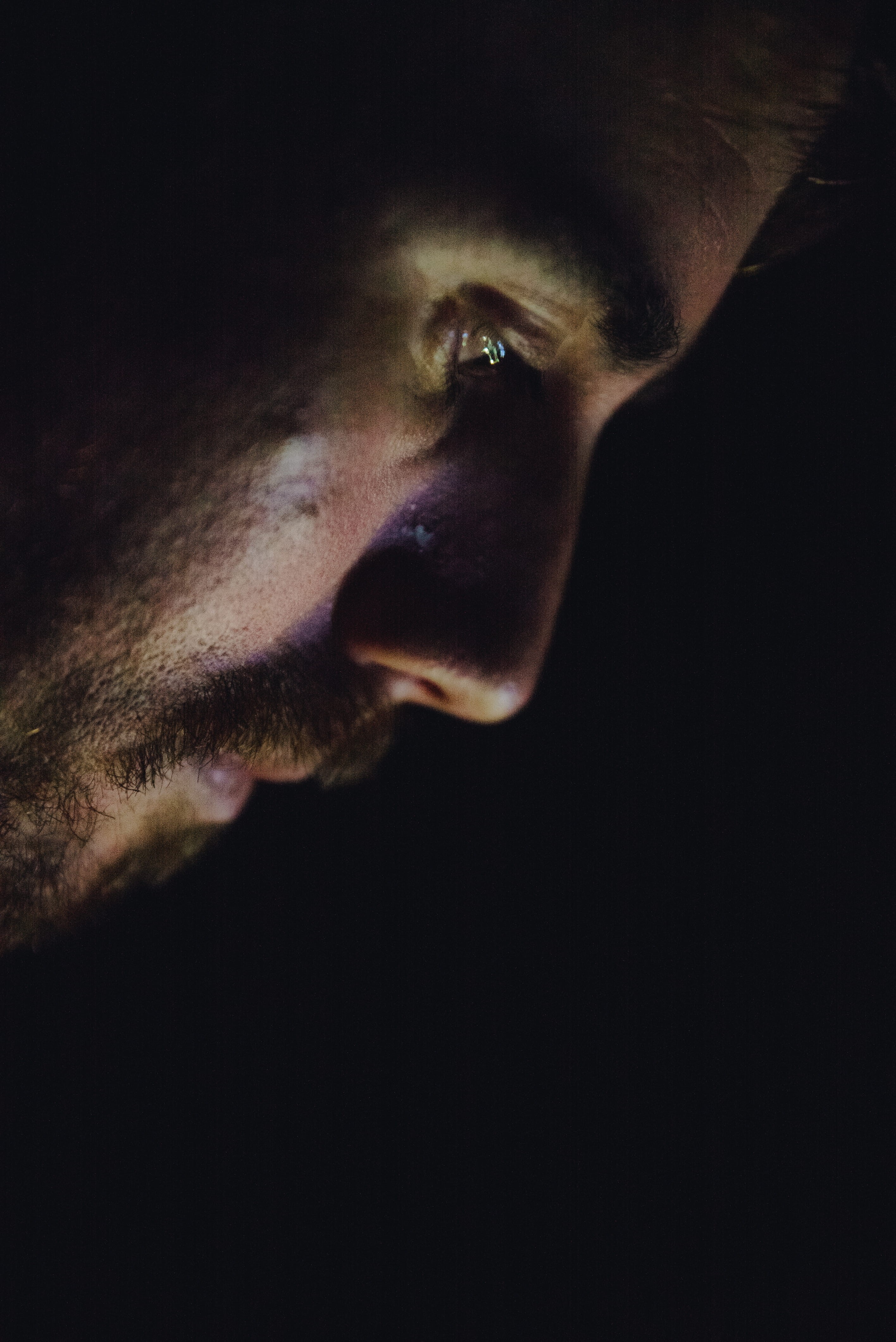 low light, men, indoors, young men, 4K, side view, portrait, pilot, fort myers beach, long exposure, adult, looking, young adult, lovers key state park, Phone HD Wallpaper