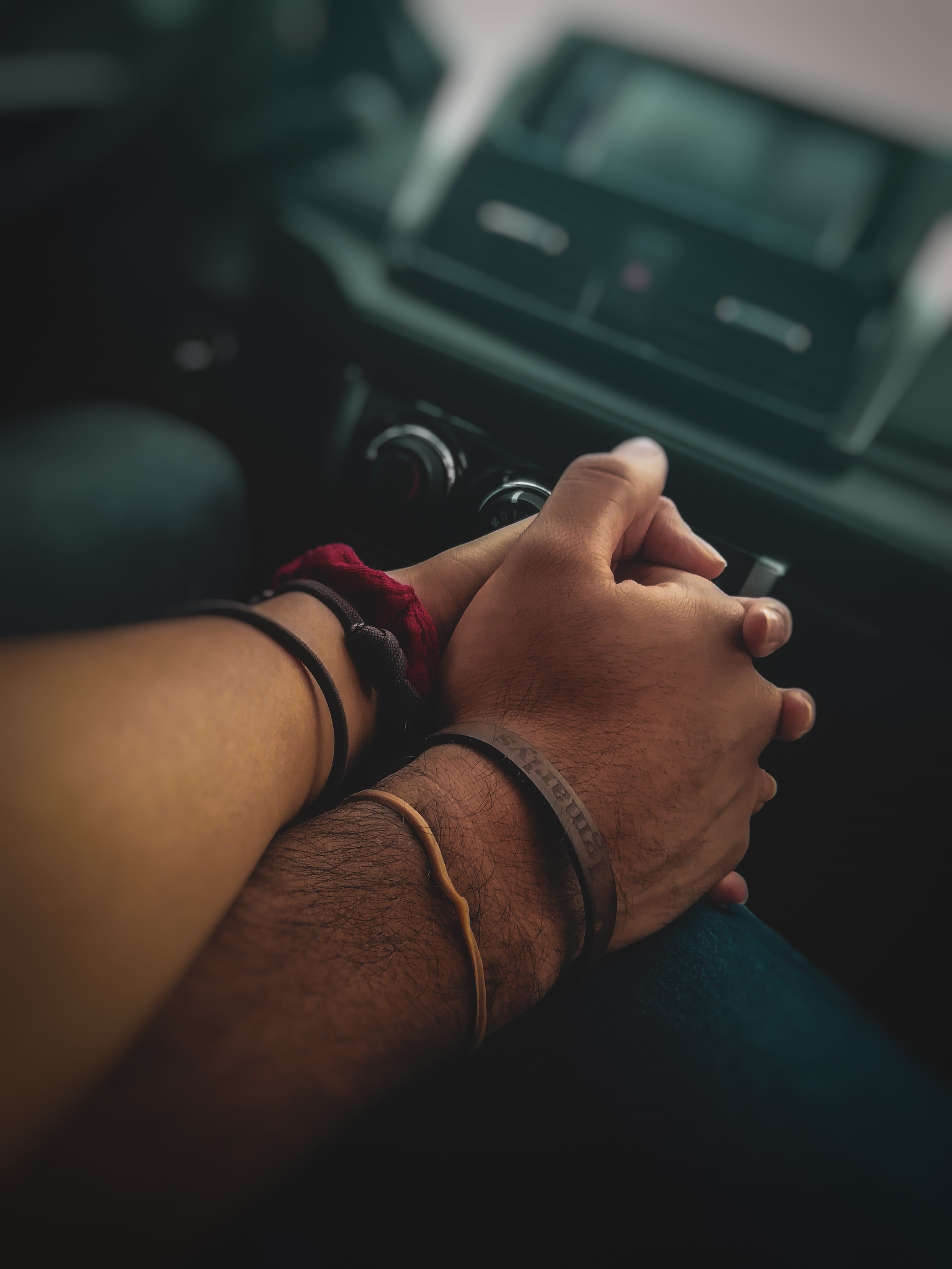holding, lifestyles, couple, closeup, 4K, real people, body part, bracelets, travel, personal perspective, feelings, car, mode of transportation, indoors, Phone HD Wallpaper