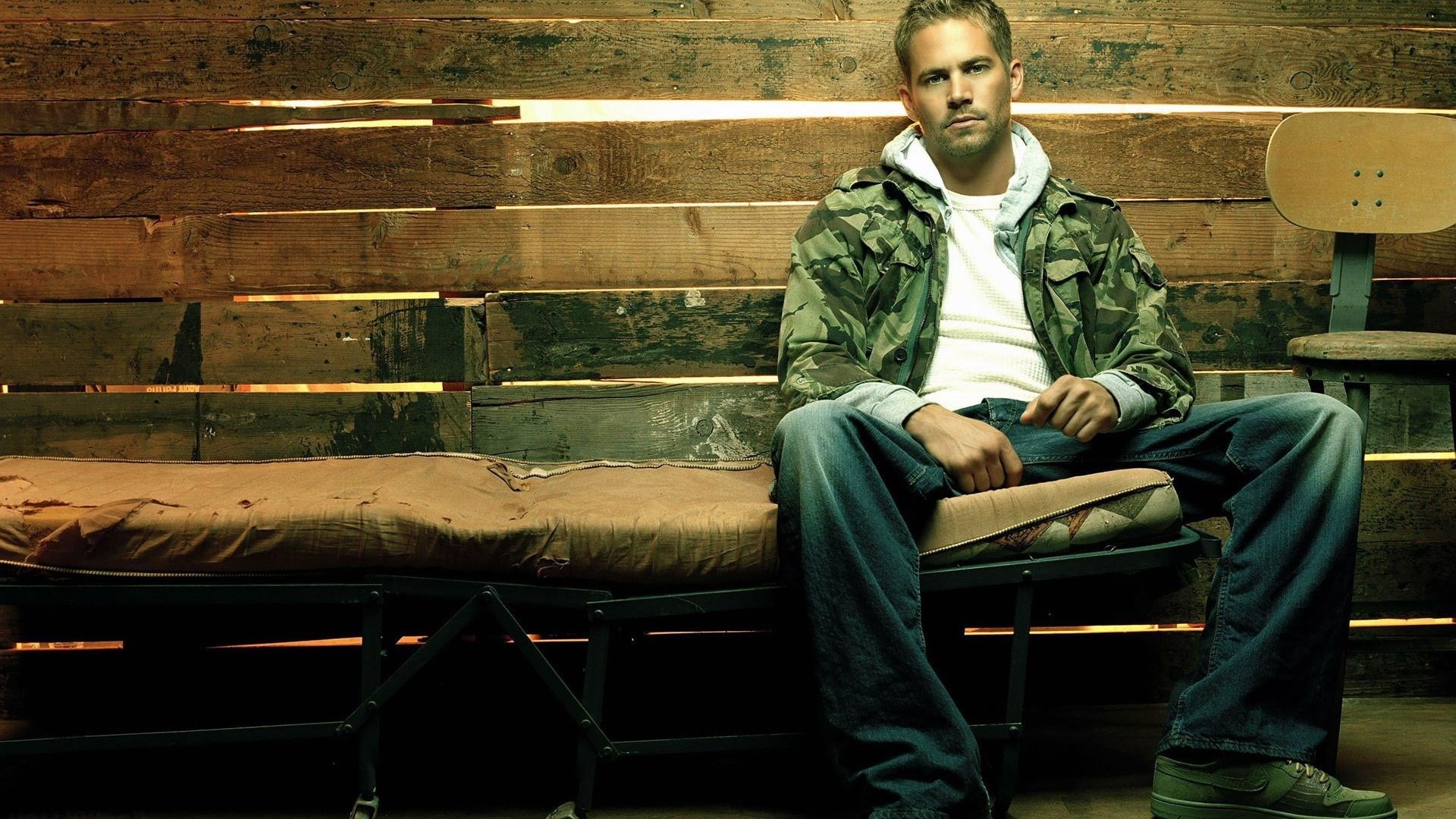 seat, one person, men, waiting, real people, casual clothing, clothing, young men, contemplation, full length, paul walker amazing pictures, jeans, fashion, HD Wallpaper