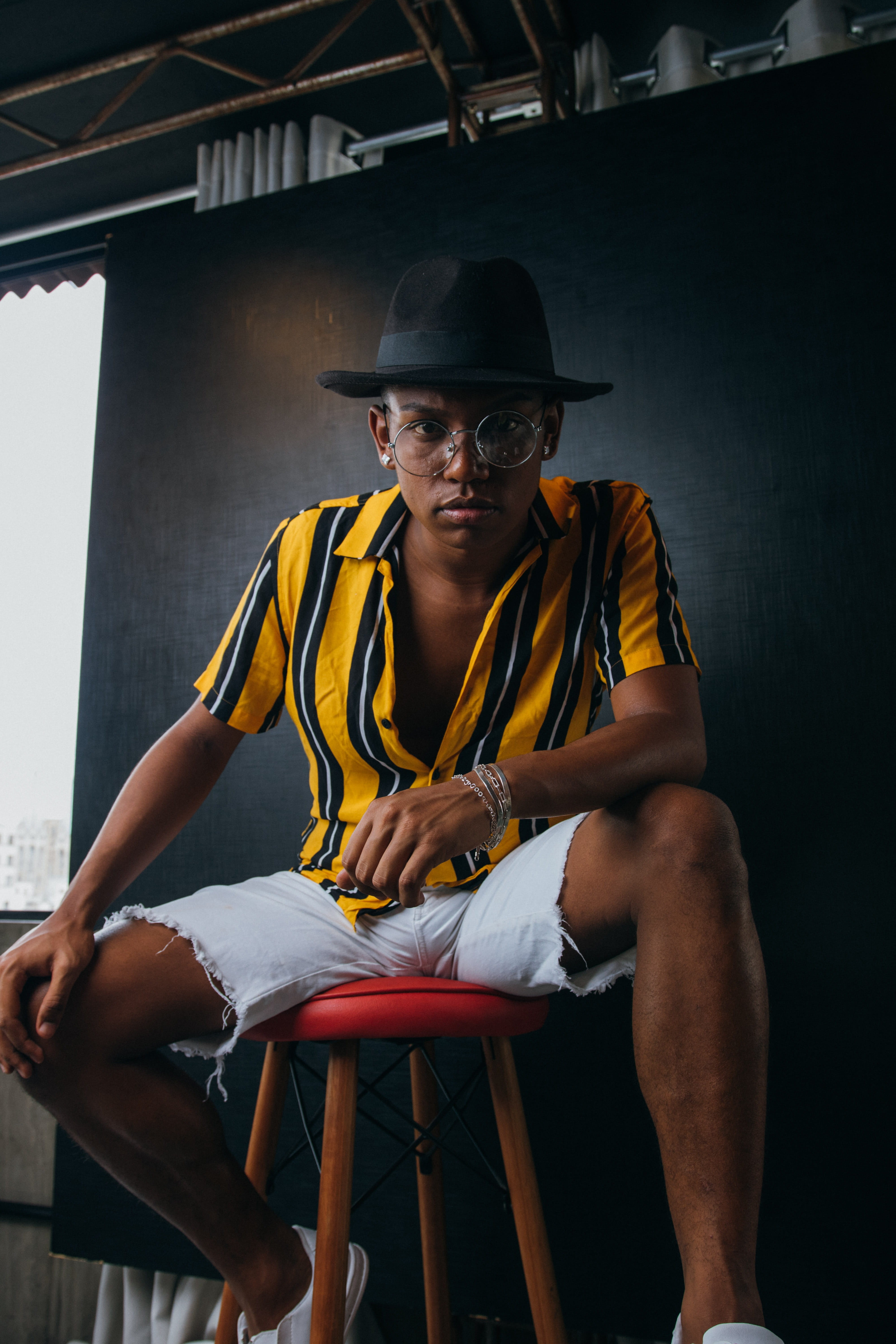 lifestyles, stool, man, portrait, hands clasped, young men, three quarter length, looking at camera, front view, real people, contemplation, style, wear, Phone HD Wallpaper