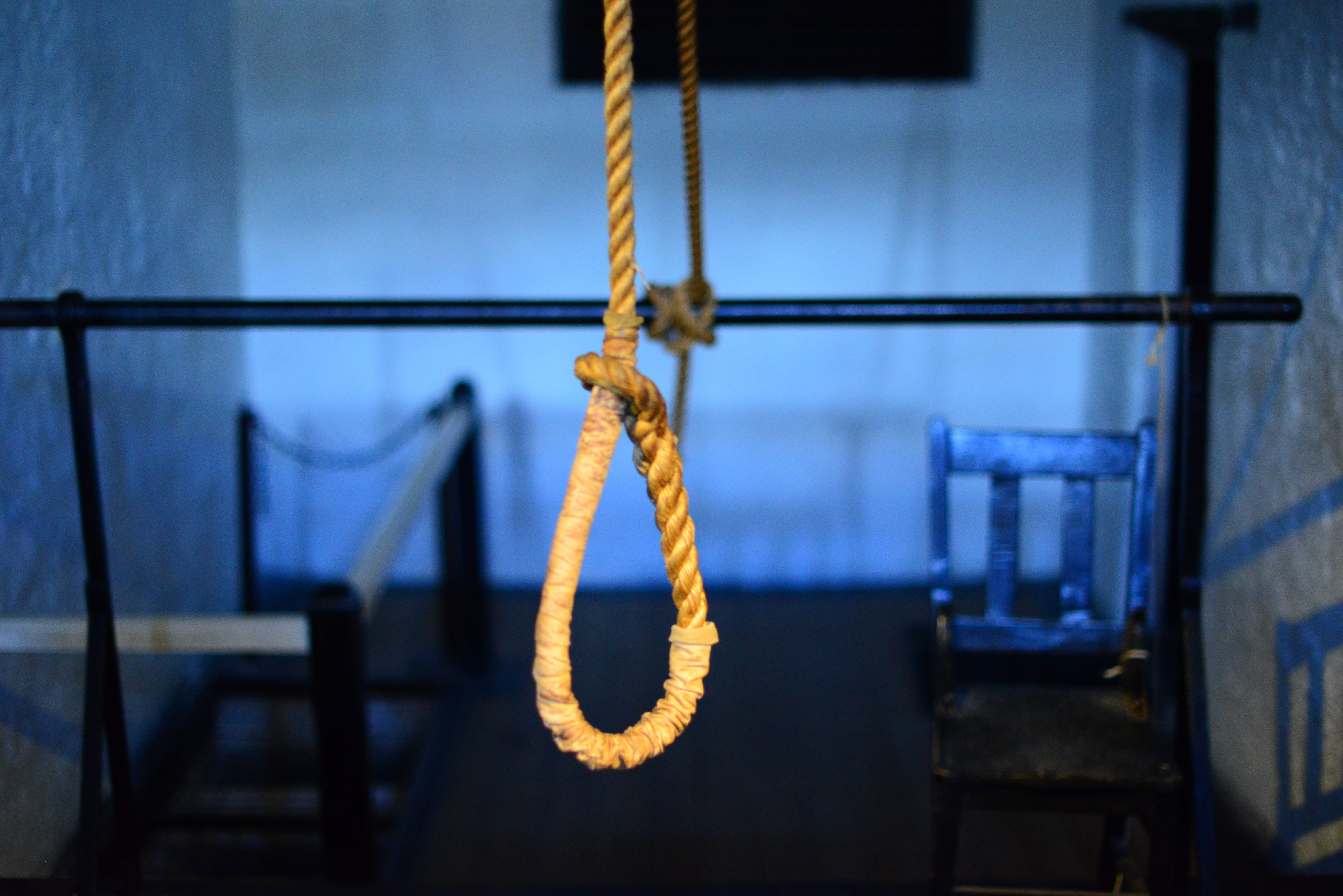 handle, 5K, chain, metal, brown, Death, illuminated, architecture, close-up, hangman noose, Hangman, rope, Suicide, no people, Execution, Noose, punishment, HD Wallpaper
