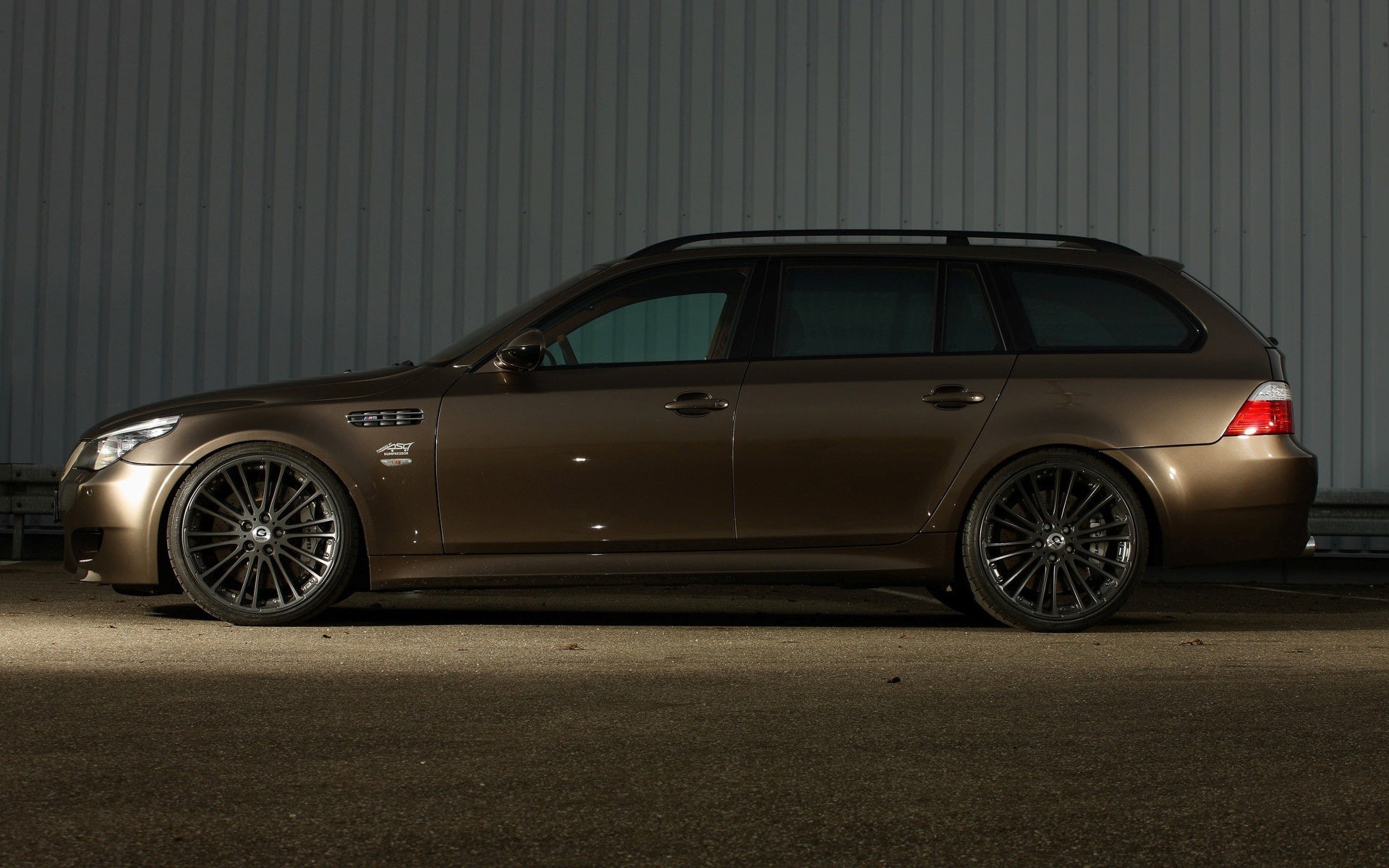 BMW M5 Touring, personal land vehicle, land vehicle, vintage, BMW M5 Hurricane RS Touring, G-Power, wheel, city, luxury, vintage car, wealth, mode of transportation, HD Wallpaper