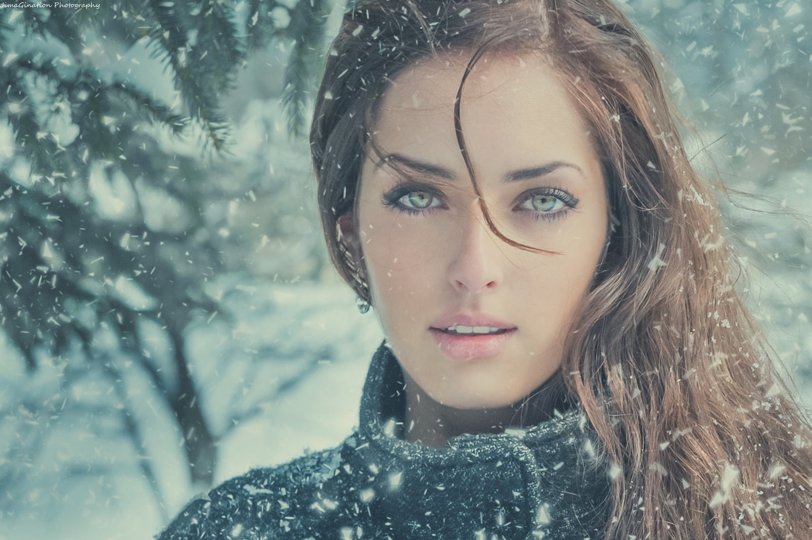 winter, open mouth, redhead, pale, JimaGination, women, 720P, long hair, snow, model, green eyes, snow flakes, brunette, black coat, face, looking at viewer, HD Wallpaper