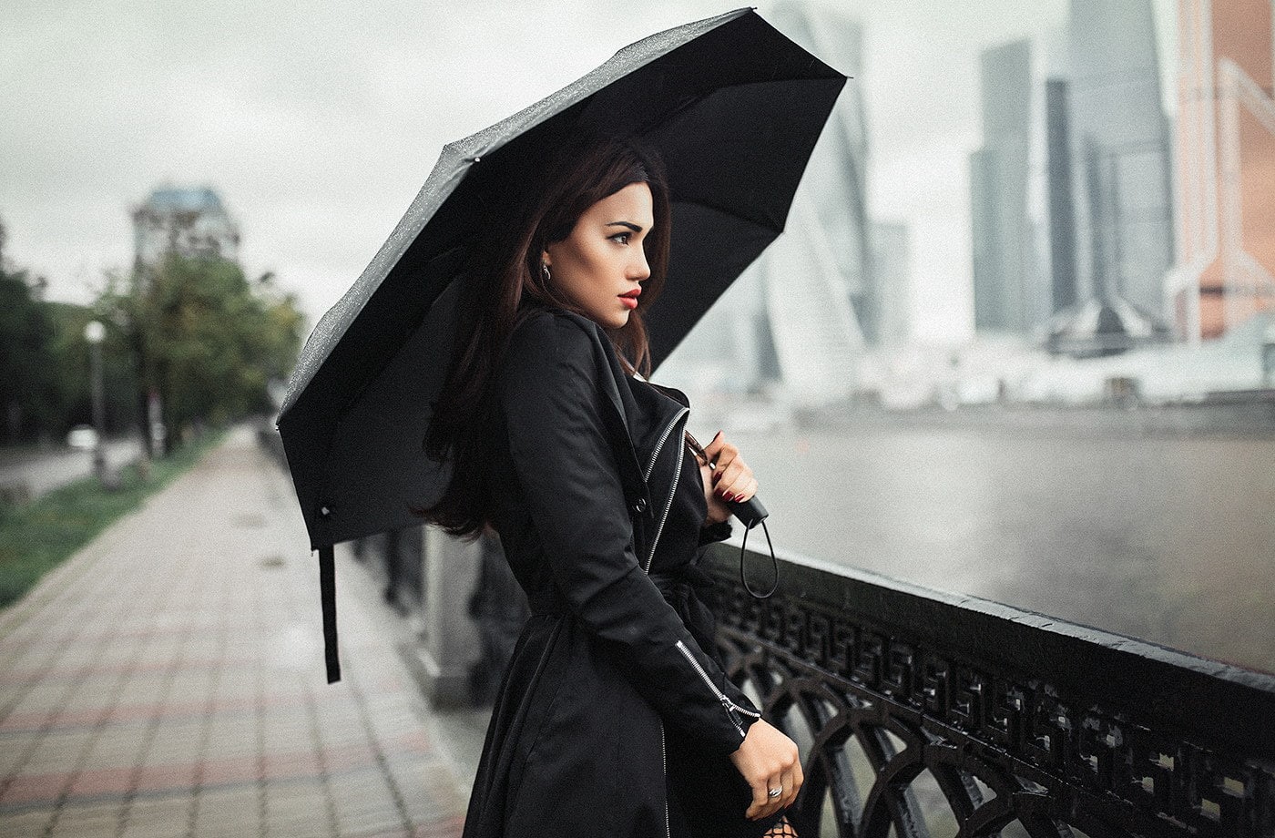 model, bridge - man made structure, brunette, looking, clothing, women outdoors, black color, brown eyes, lifestyles, looking at camera, architecture, young adult, HD Wallpaper