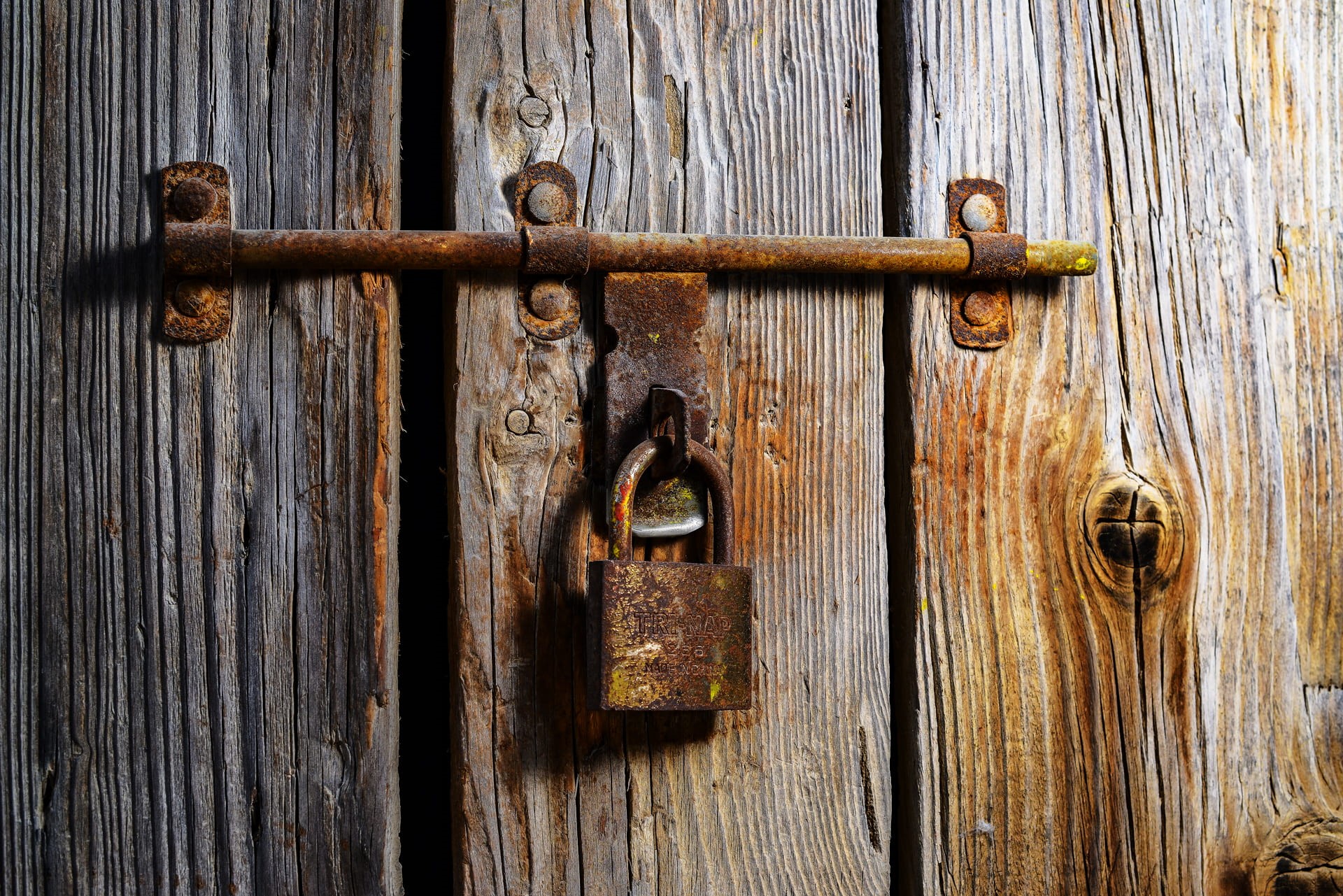 closed, old, no people, wood - material, day, gate, deterioration, protection, door, textured, padlock, board, wood, vintage, safety equipment, weathered, HD Wallpaper