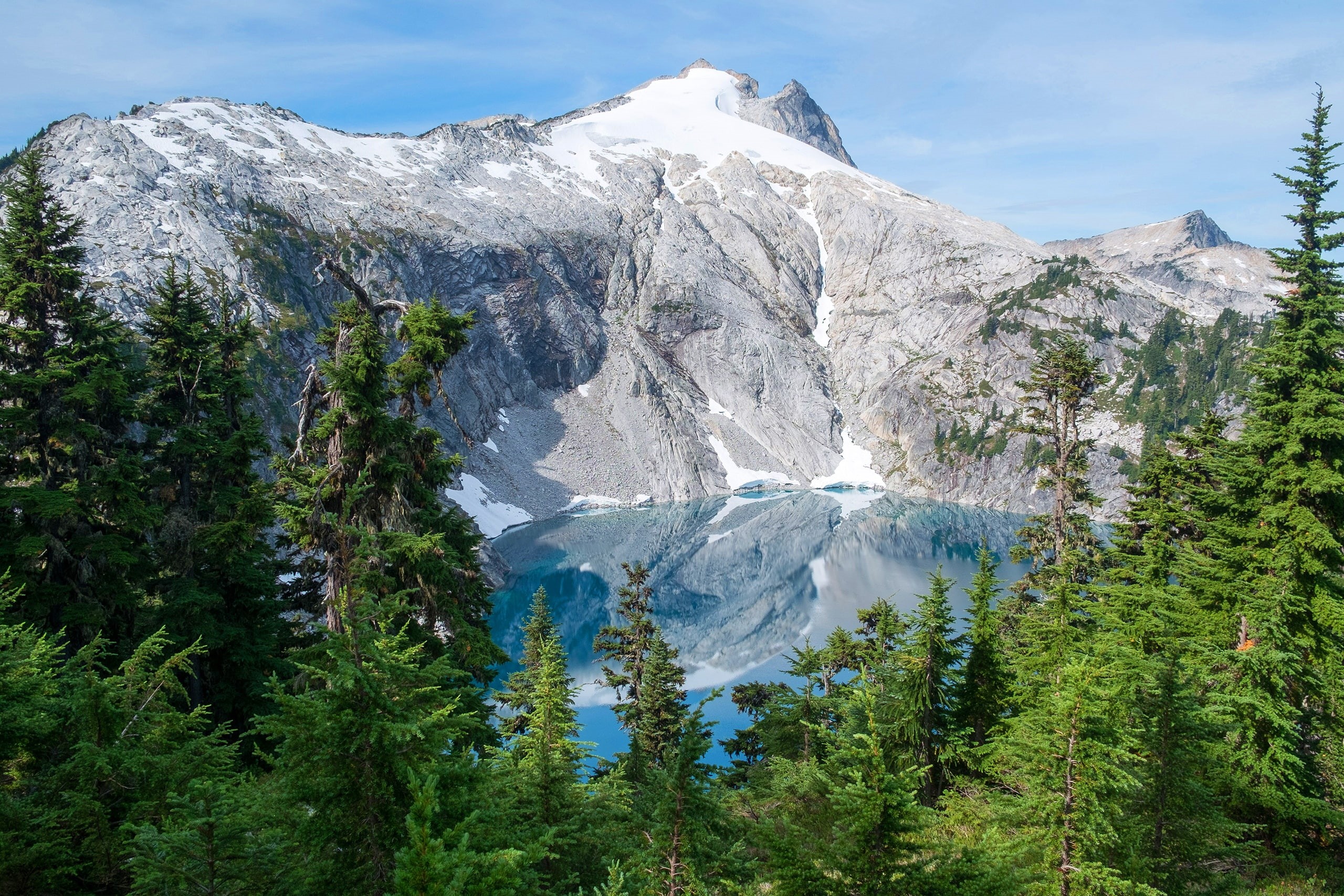 USA, the sky, the sun, forest, 2K, lake, Mount Rainier National Park, snow, Cyclone Lake, trees, rocks, greens, mountains, HD Wallpaper
