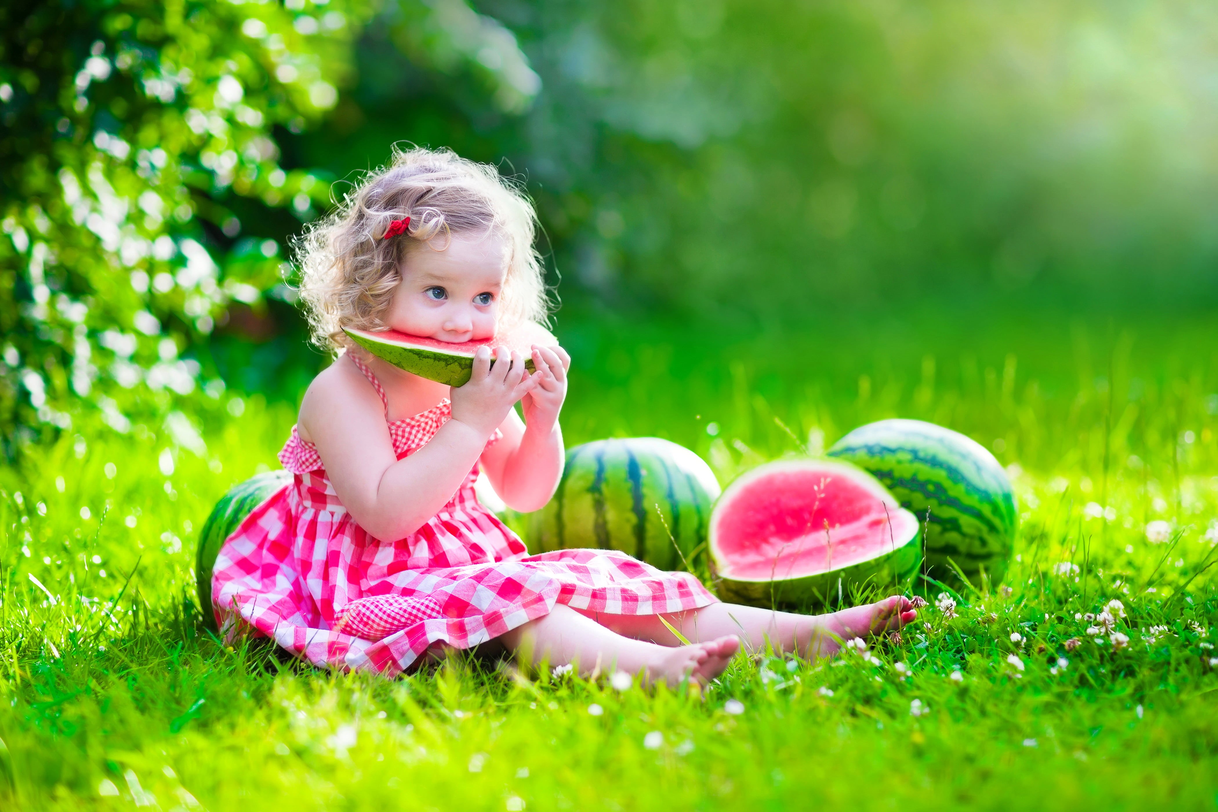 joy, snack, glade, child, formal Garden, park - Man Made Space, red, 4K, grass, pretty, lifestyles, human Face, springtime, fun, beautiful, people, one Person, HD Wallpaper