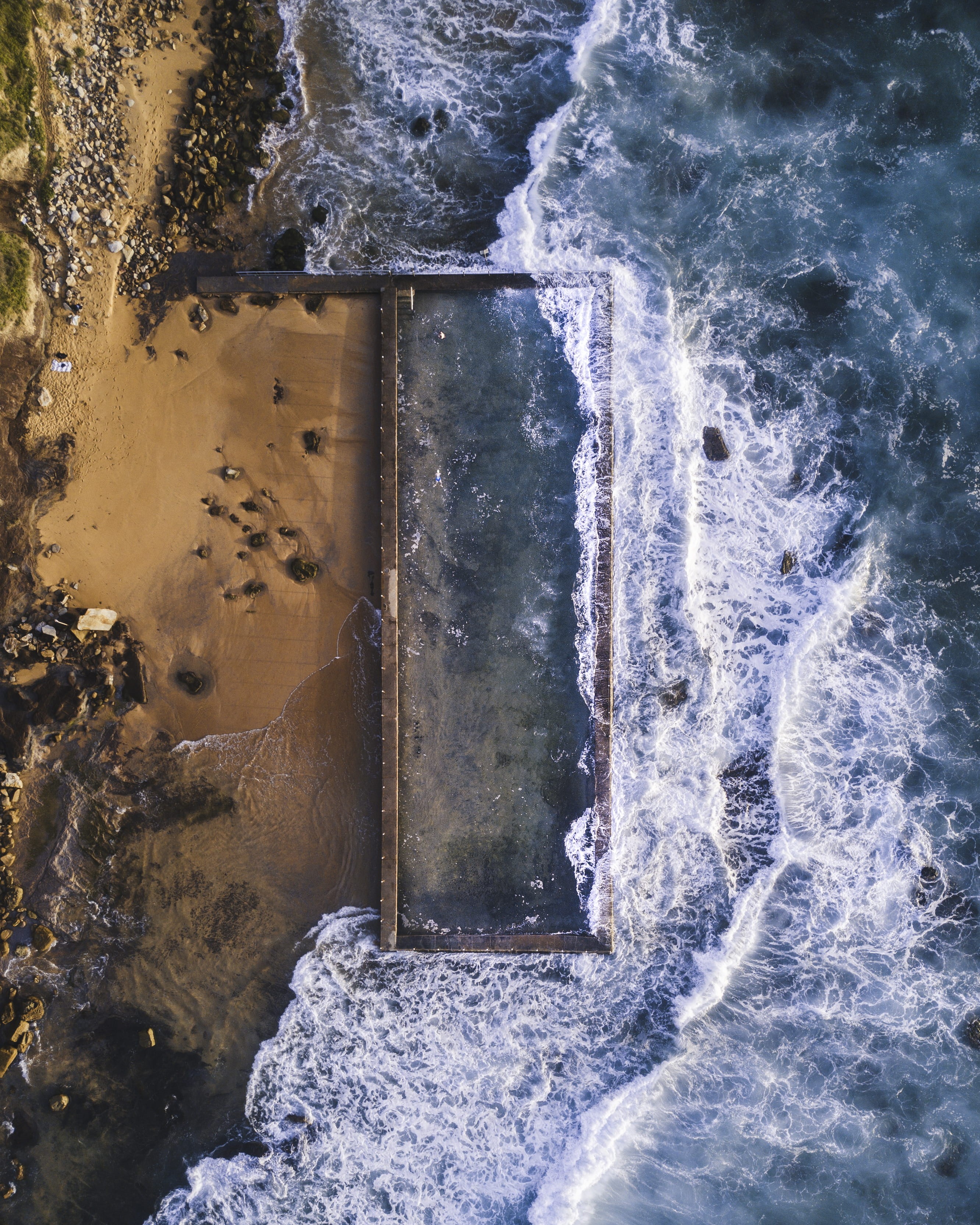 motion, nature, power, winter, daytime, 2K, sport, high angle view, wave, splashing, android backgrounds, lock screen background, breaking, hitting, scenics - nature, Phone HD Wallpaper