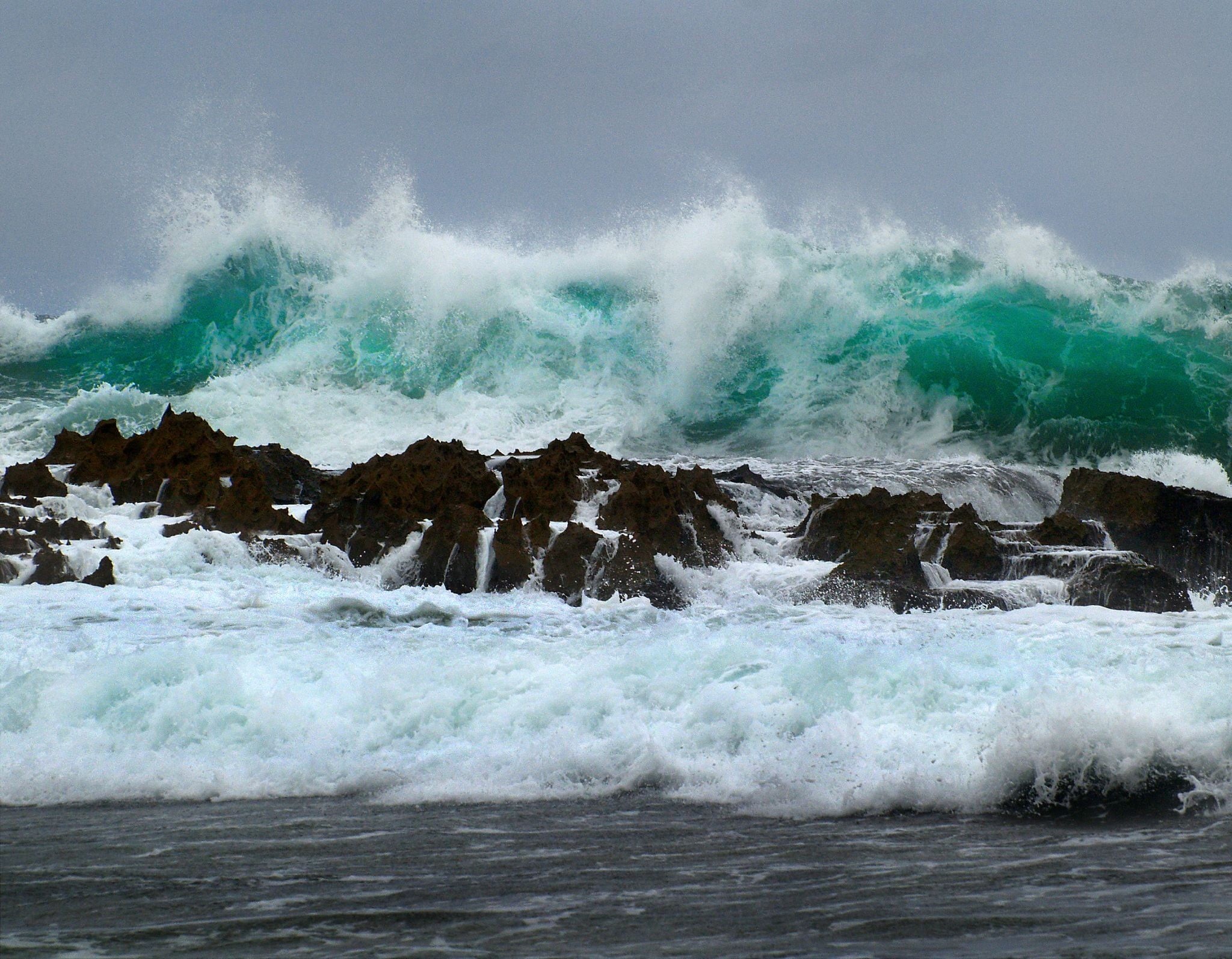 beauty in nature, land, aquatic sport, splashing, solid, outdoors, scenics - nature, power in nature, surfing, sea foam, power, beach, rock - object, sport, HD Wallpaper