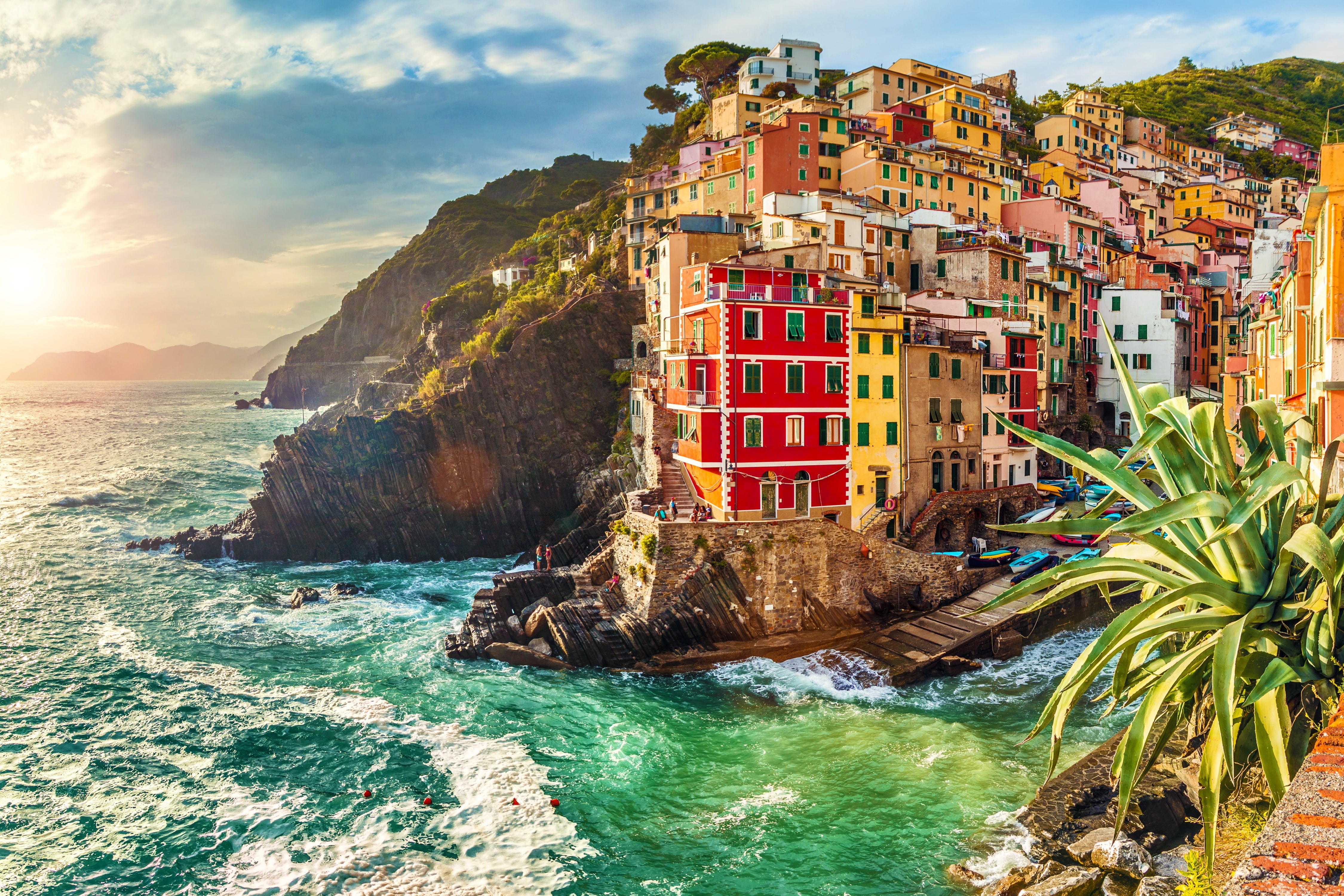 rocks, Riomaggiore, sea, houses, Villa, Italy, travel, coast, boats, 4K, HD Wallpaper