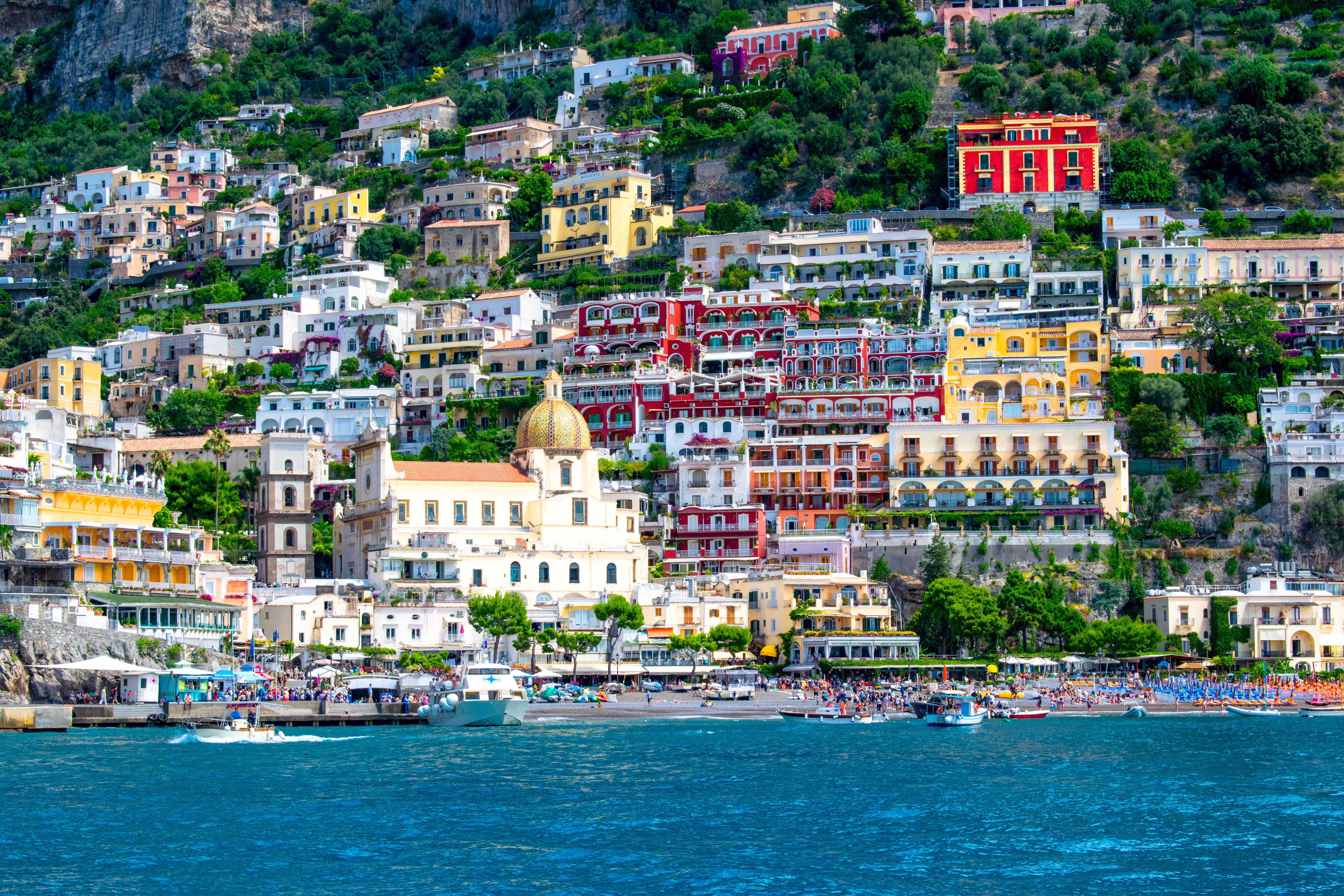 building exterior, cityscape, residential district, transportation, day, land, built structure, architecture, nature, italy, crowd, outdoors, townscape, HD Wallpaper