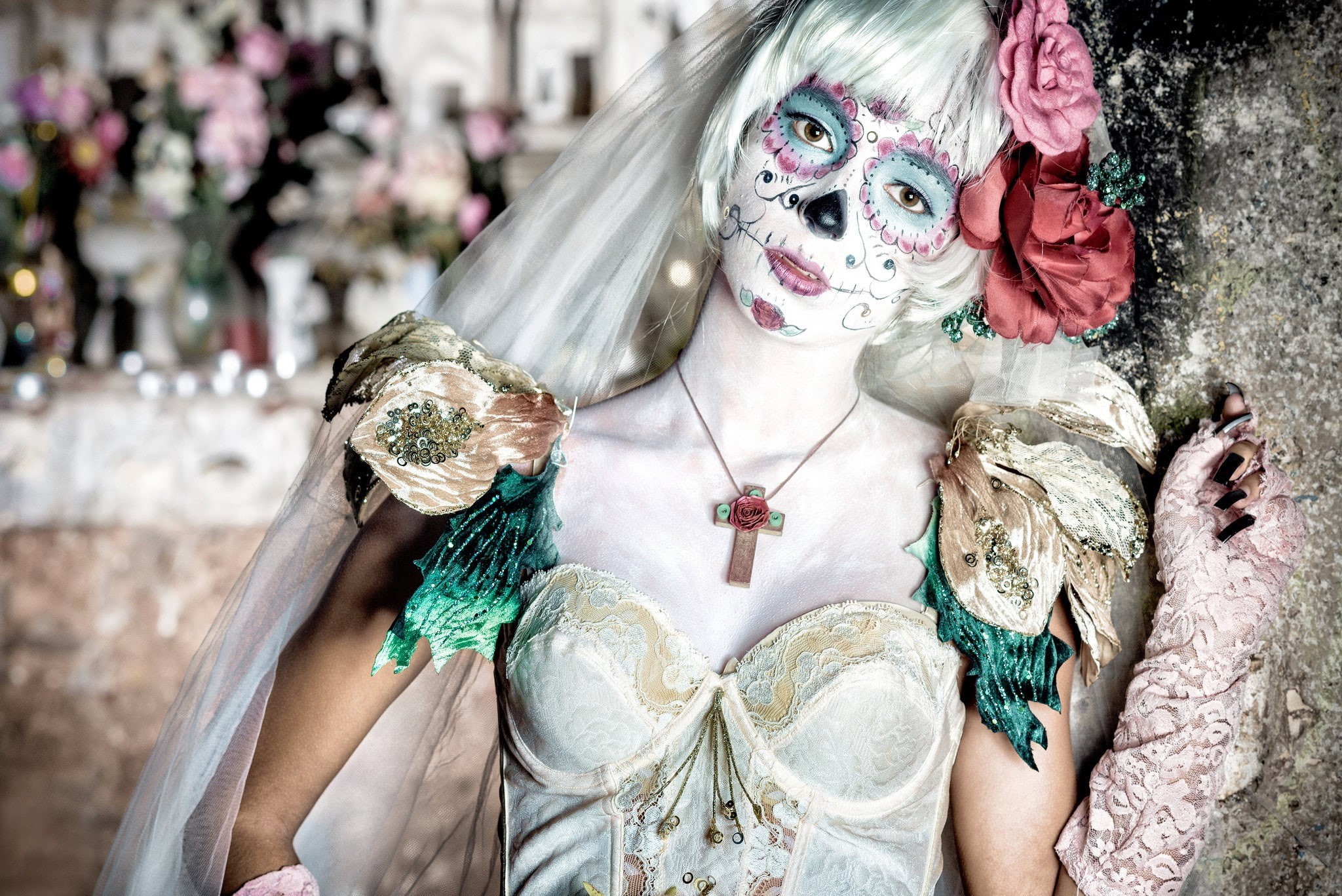 1080P, women, face paint, flower in hair, corset, Sugar Skull, Dia de los Muertos, body paint, wigs, HD Wallpaper