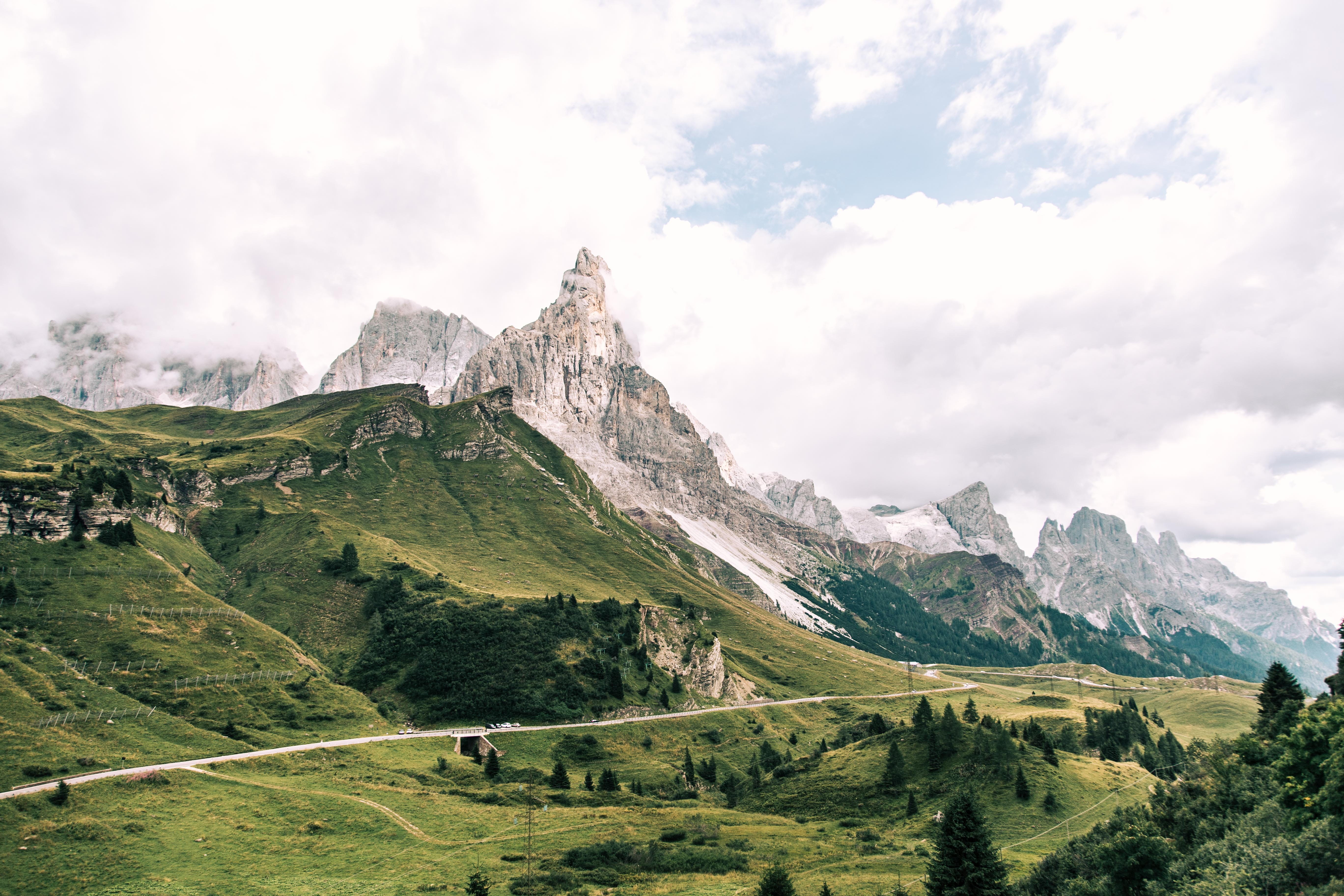 montagne, mountain Peak, countryside, travel, grass, green, peak, famous Place, green Color, dolomiti, cloud - Sky, bright, snow, european Alps, mountain, HD Wallpaper