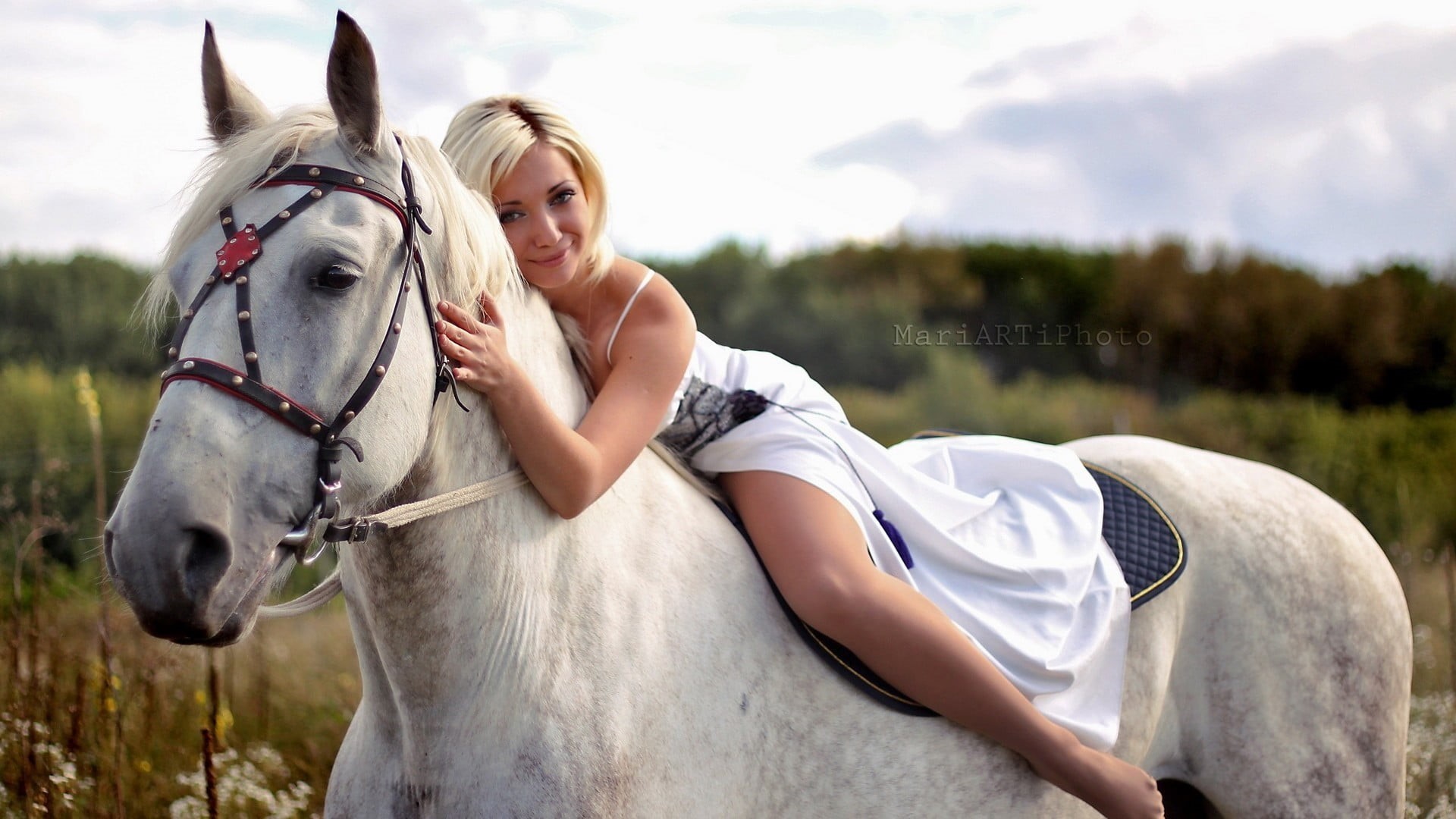 women, young adult, one animal, horse, blonde, hair, animals, tights, leisure activity, model, 1080P, riding, positive emotion, young women, pets, looking at viewer, HD Wallpaper