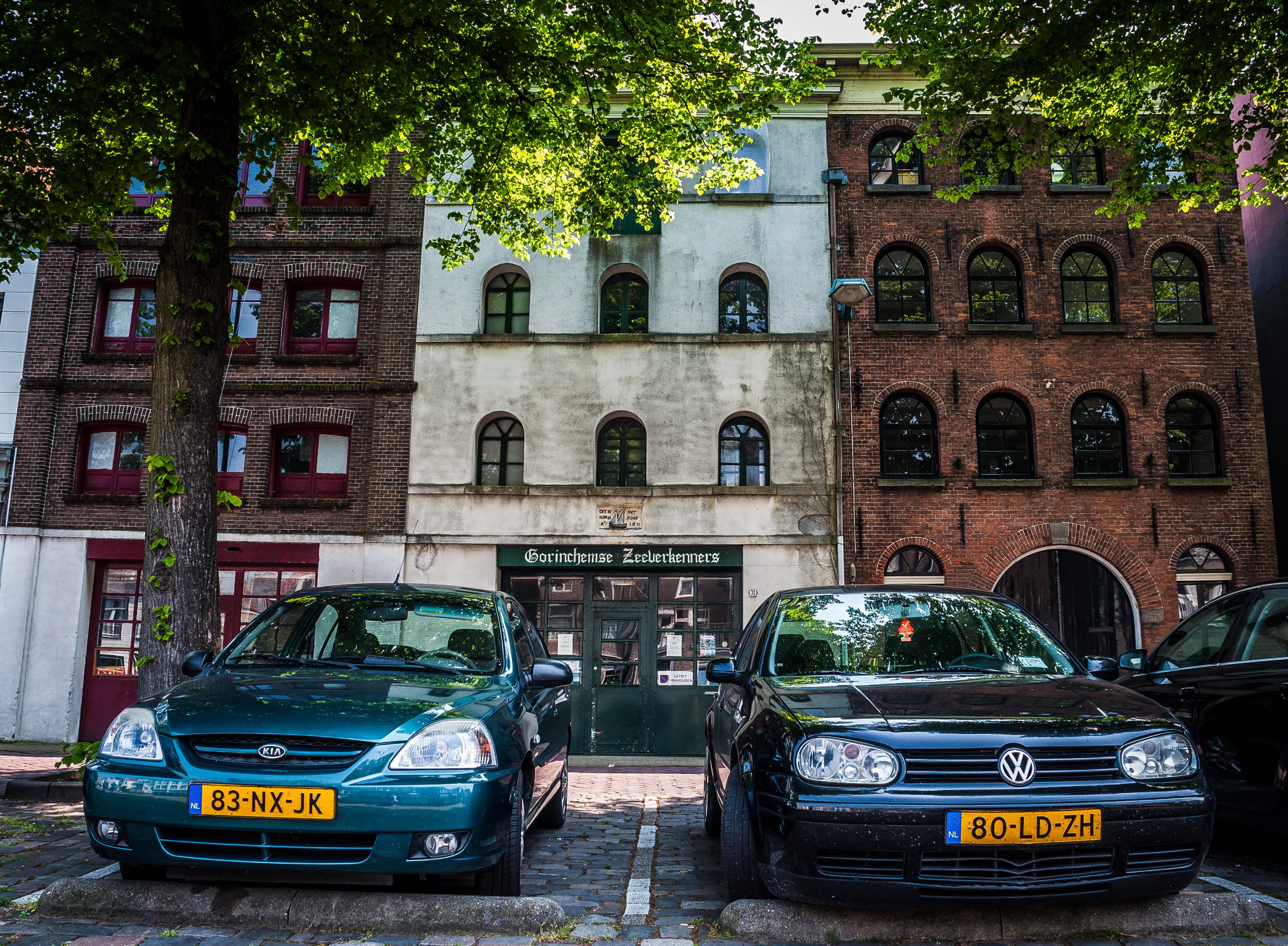 taxi, vehicle, automobile, sedan, van, nature, coupe, incidental people, arch, car, motor, building, cab, suv, netherlands, city, street, mode of transportation, HD Wallpaper