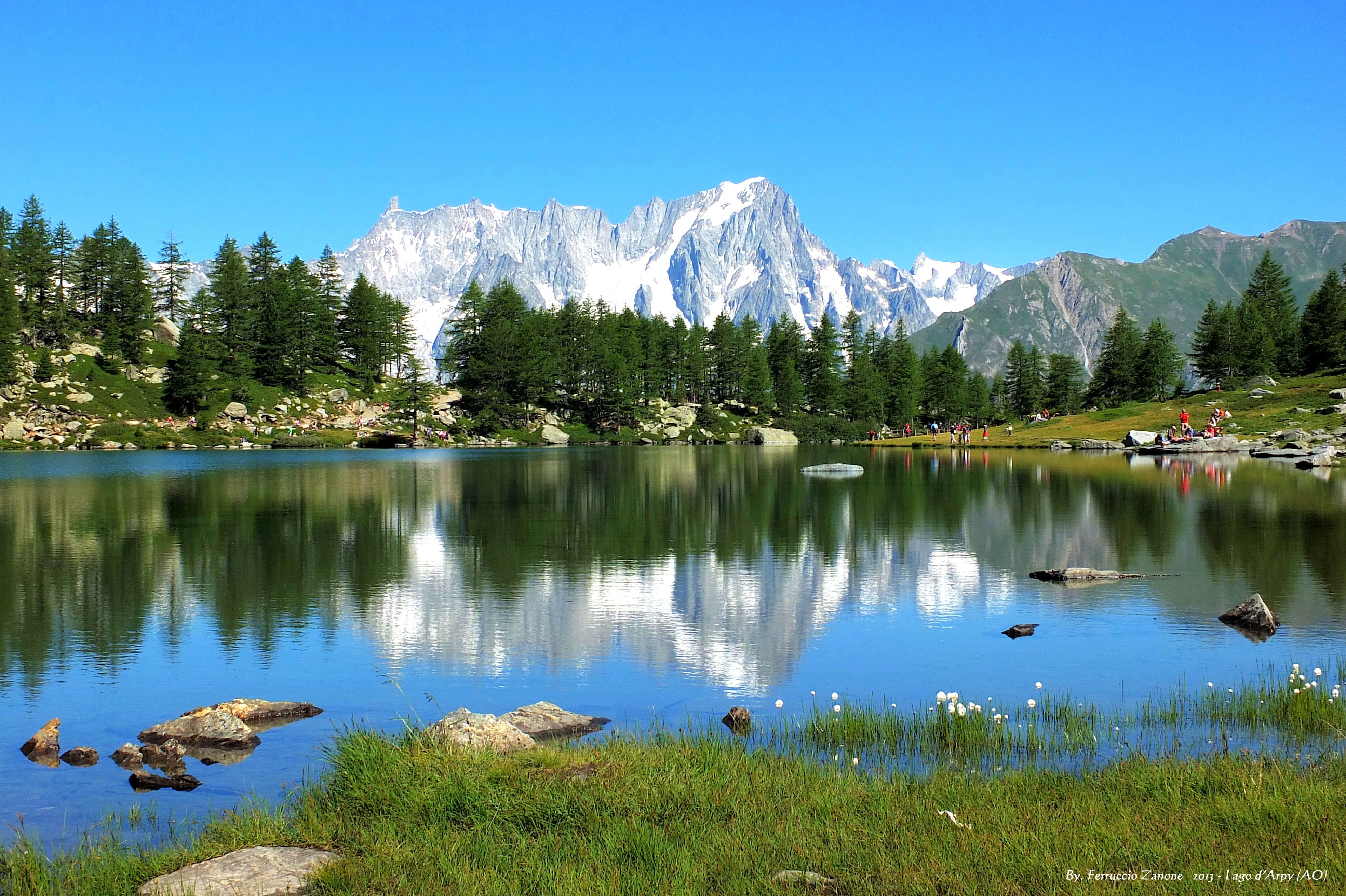 mountains, landscape, covered, 4K, summer, una, mountain, lake, ad, outdoors, snow, tree, giornata, forest, near, Monte  Bianco, sky, trees, pine trees, HD Wallpaper
