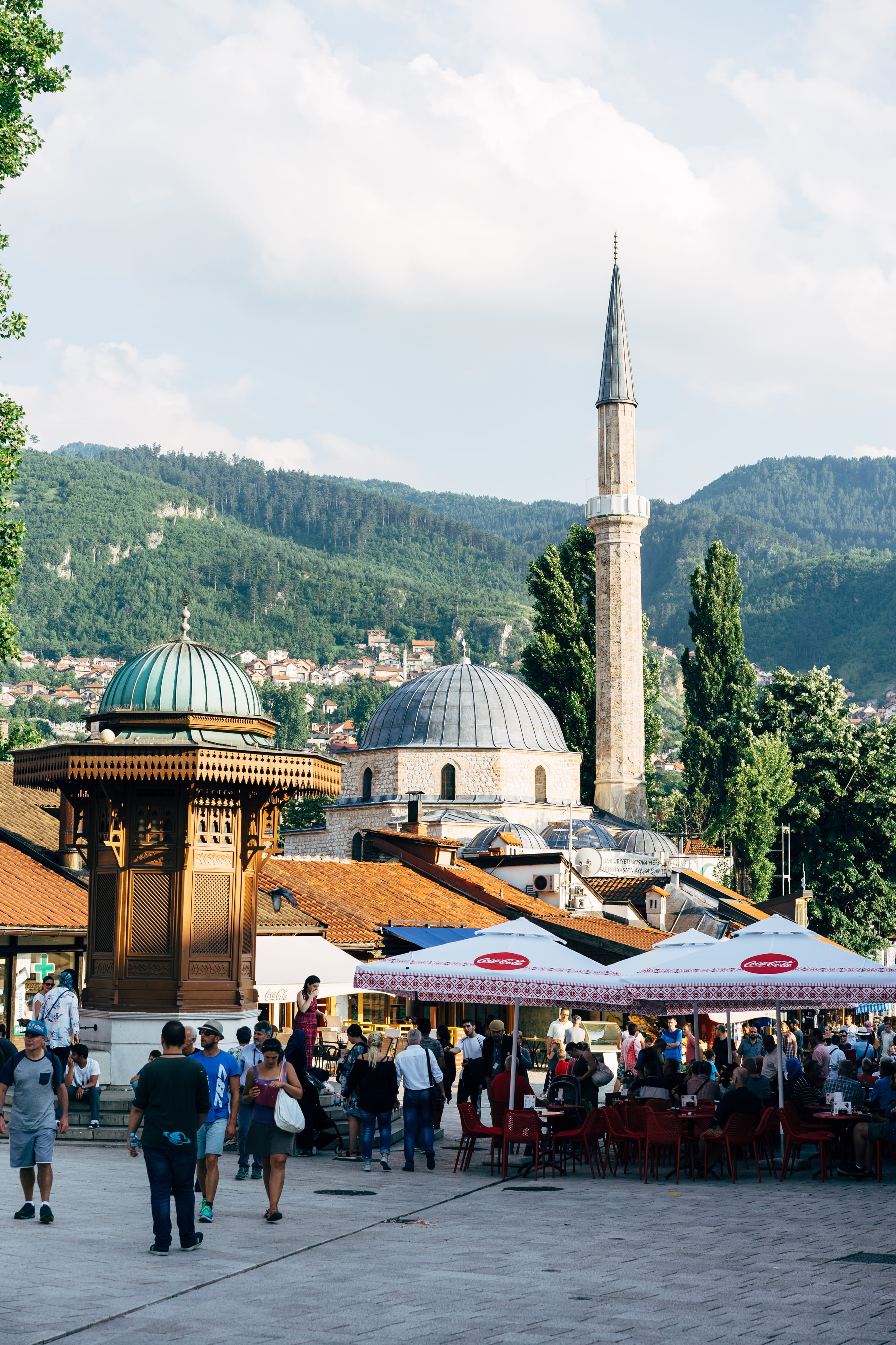 sky, cloud - sky, belief, built structure, place of worship, place, travel, city, bosnia and herzegovina, bosnia, mosque, large group of people, 4K, religion, Phone HD Wallpaper